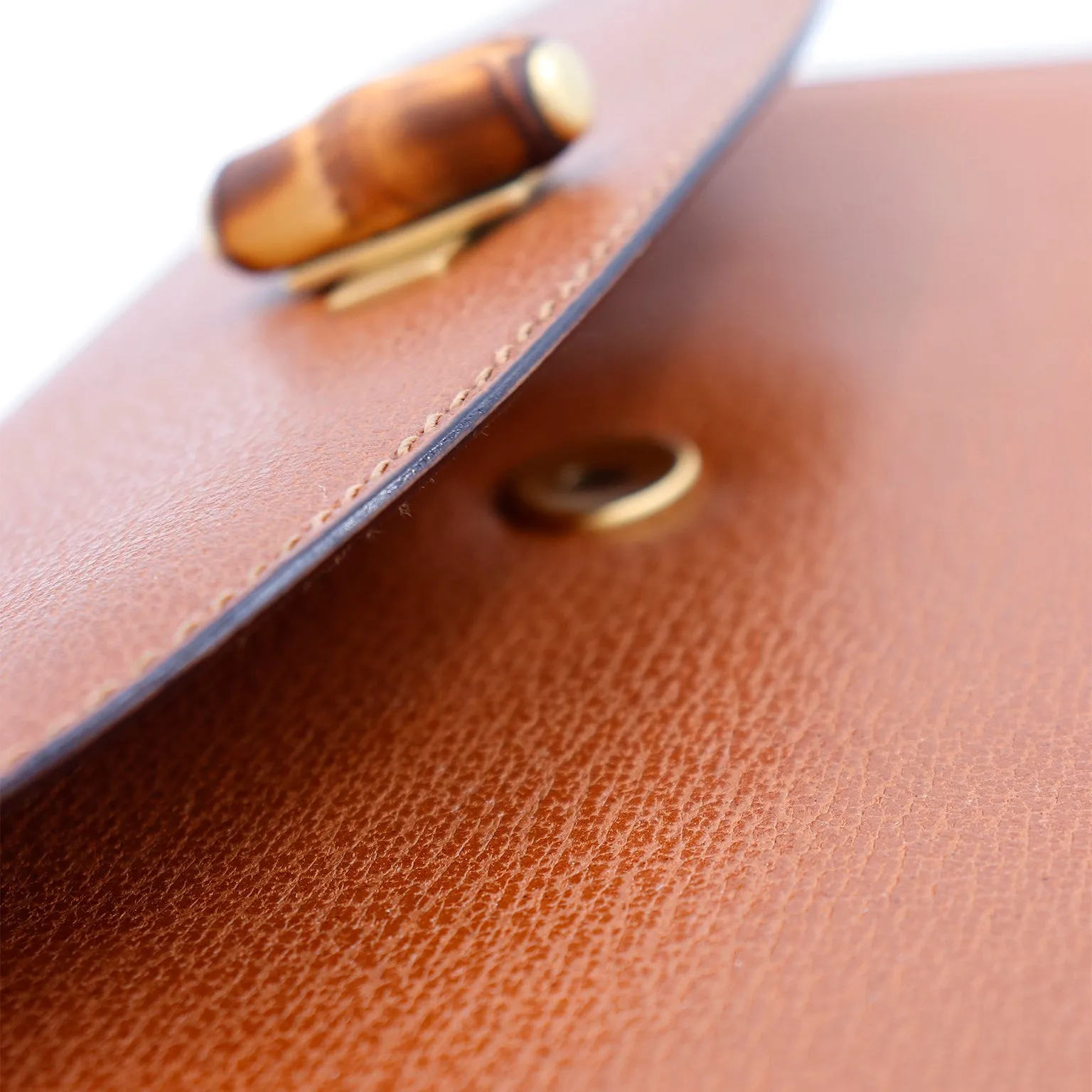 1980s Gucci Caramel Brown Leather Crossbody Shoulder Bag