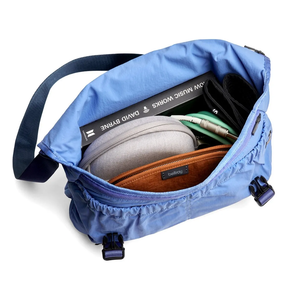 Bellroy Cinch Messenger in Denim Blue