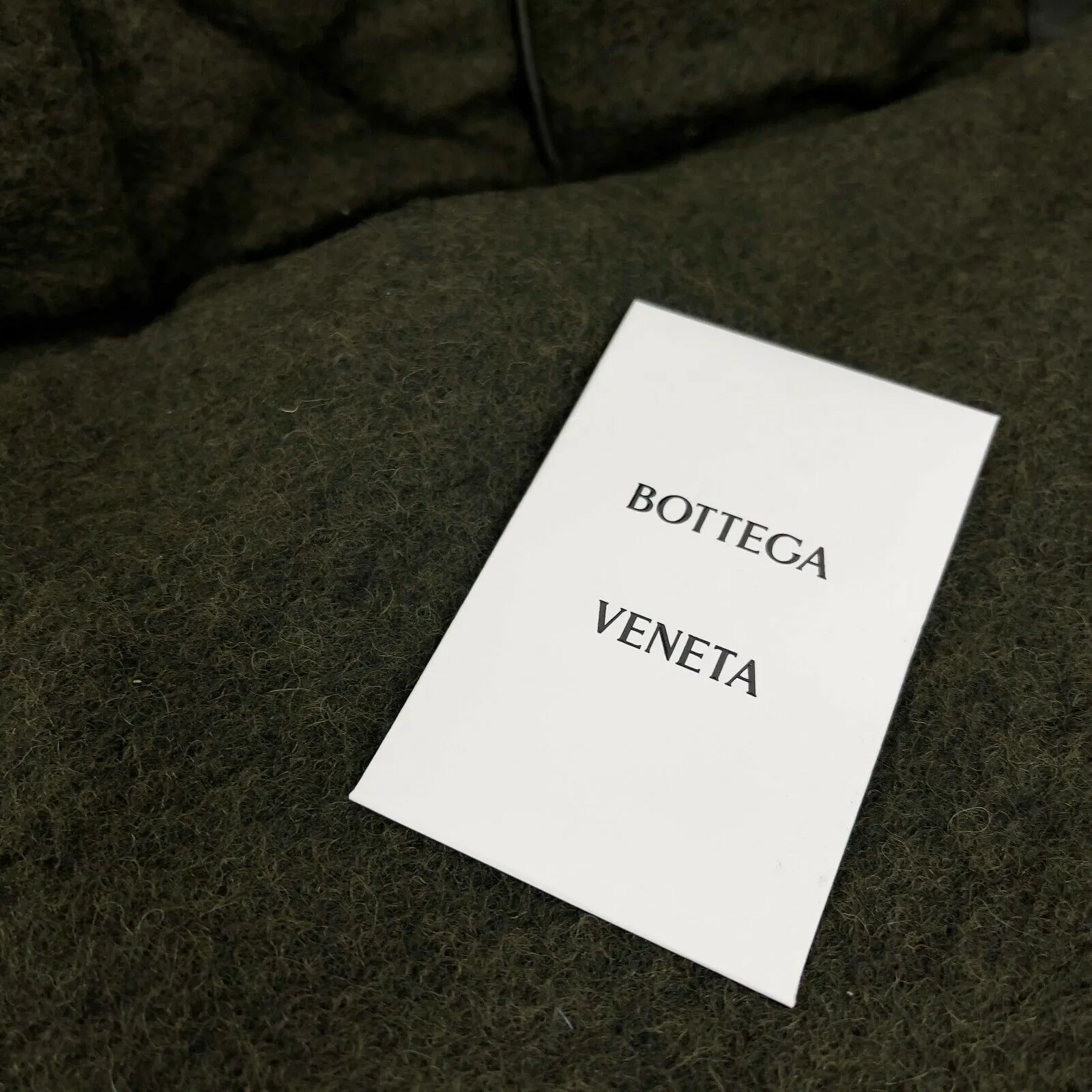 BOTTEGA VENETA - Padded Maxi Intrecciato Woven Laptop Pouch - Green Clutch - NWT