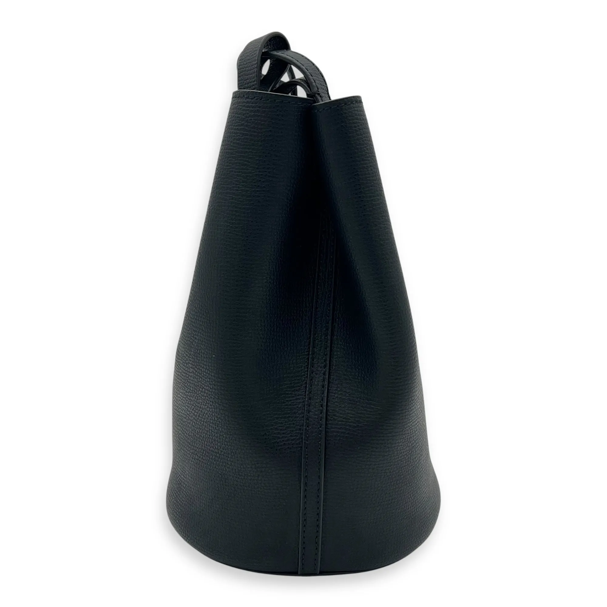 Bucket Bucket Bag Black in Calfskin, Gold hardware