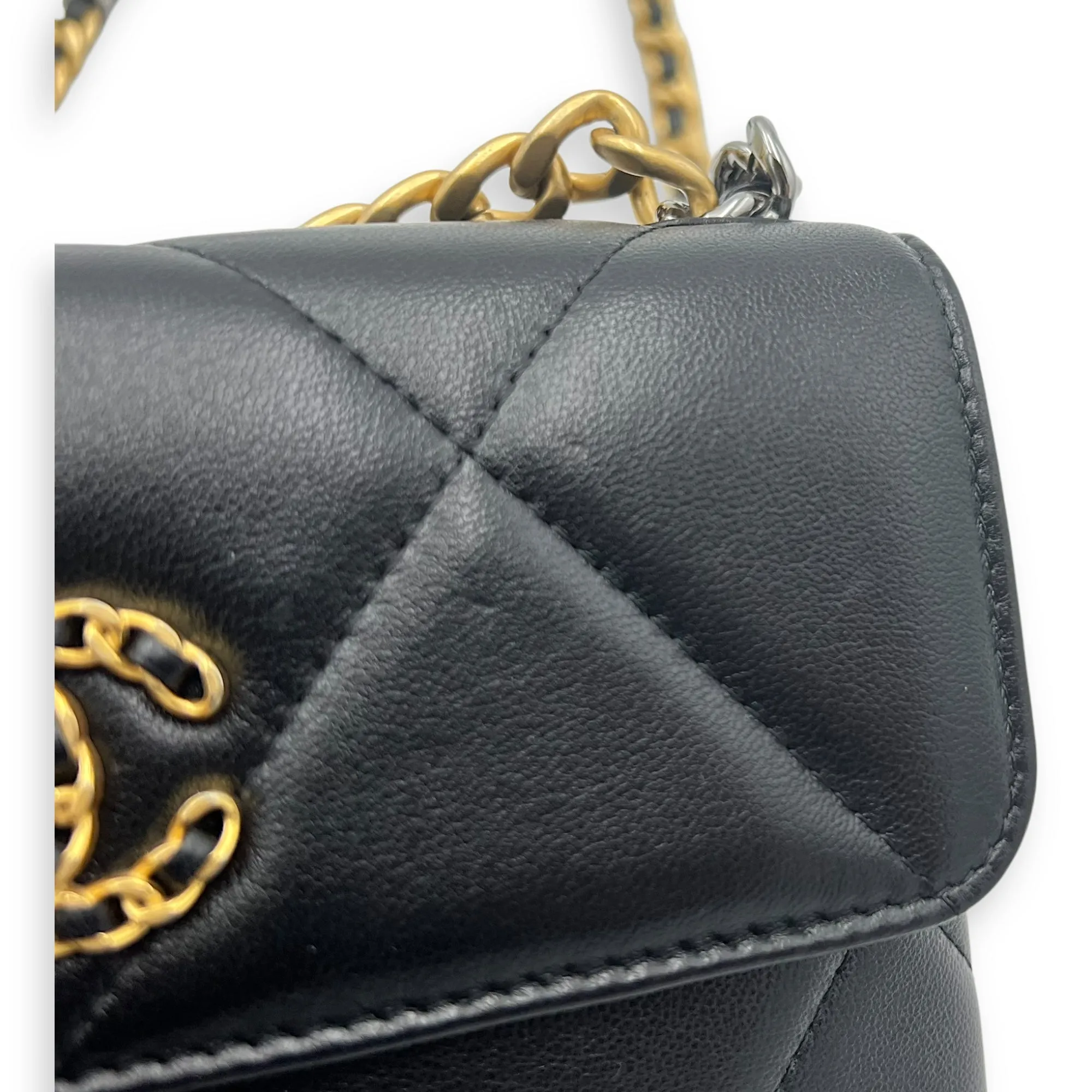 C19 Chain Pouch Black Crossbody Bag in Lambskin, Mixed hardware