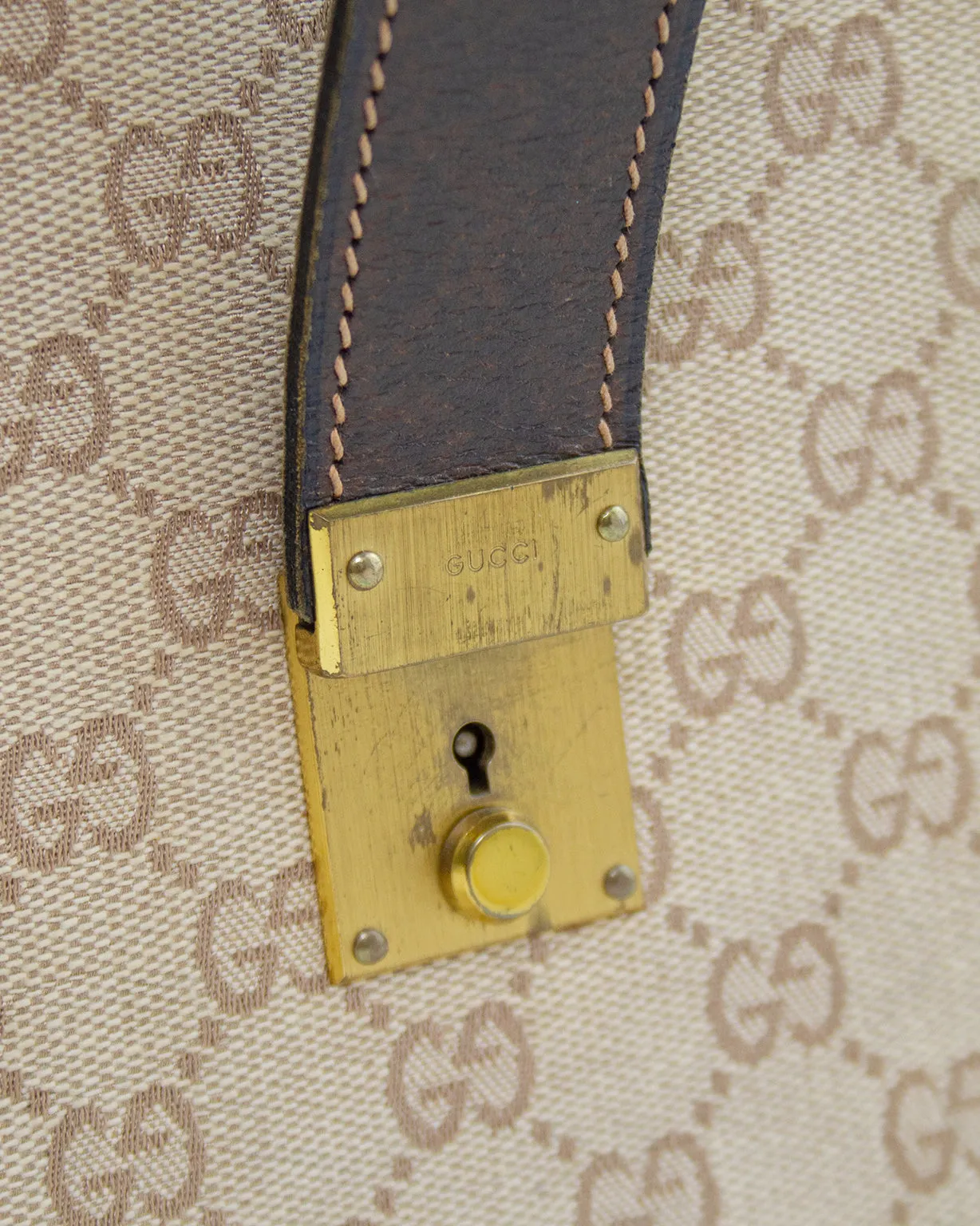 Canvas Monogram Hard Train Vanity Case