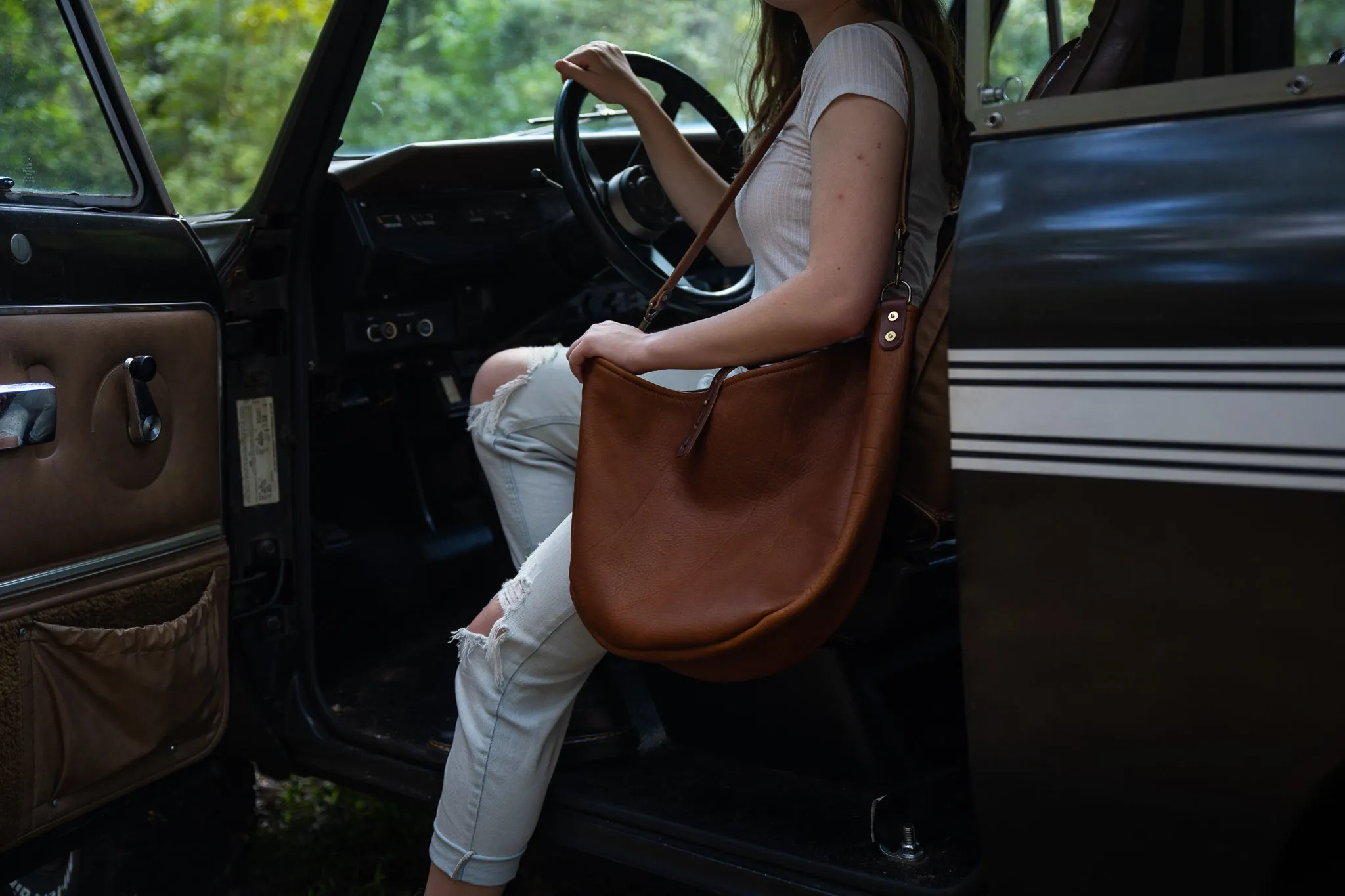CELESTE LEATHER HOBO BAG - LARGE - SADDLE
