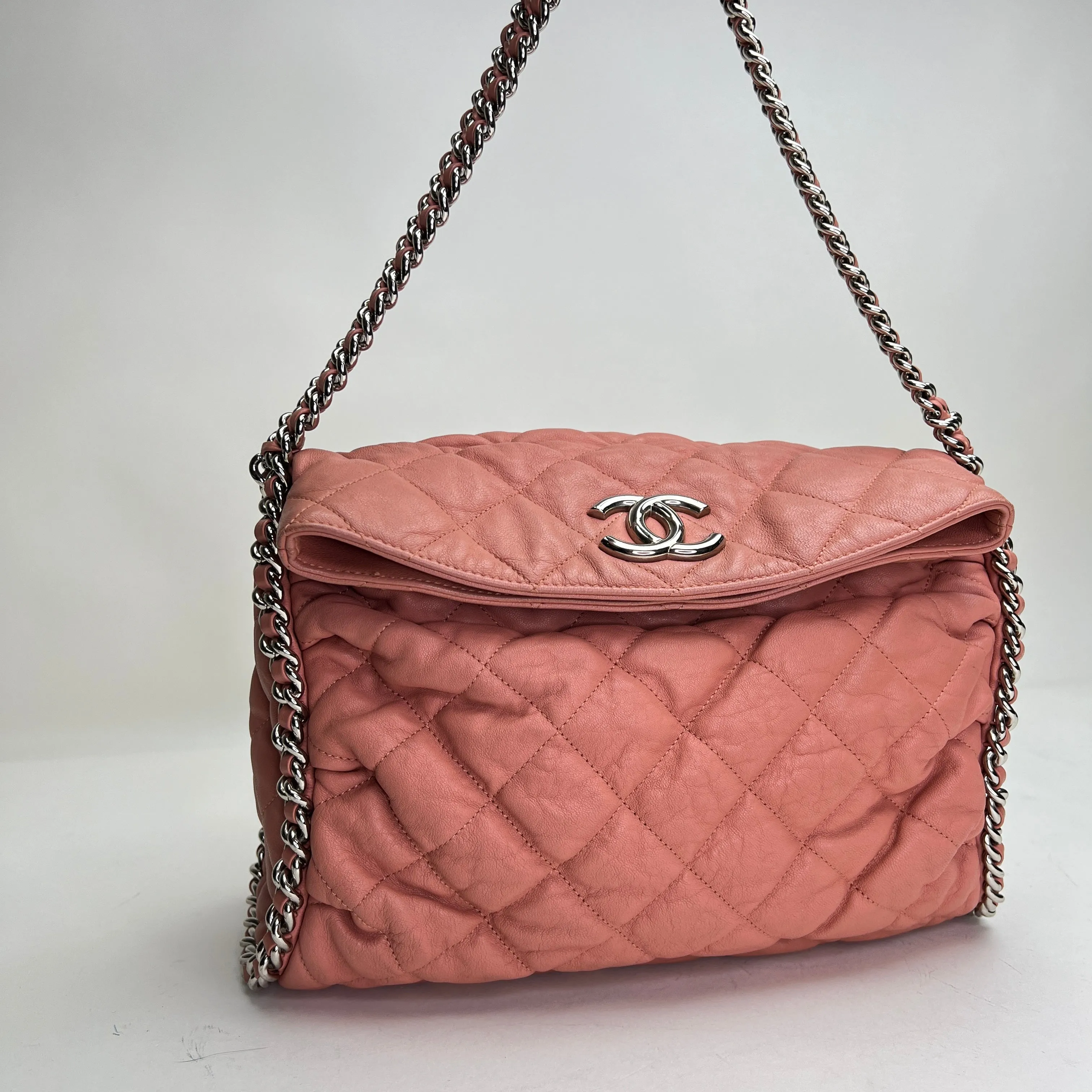 Chain Around Hobo Pink Shoulder Bag in Calfskin, Silver hardware