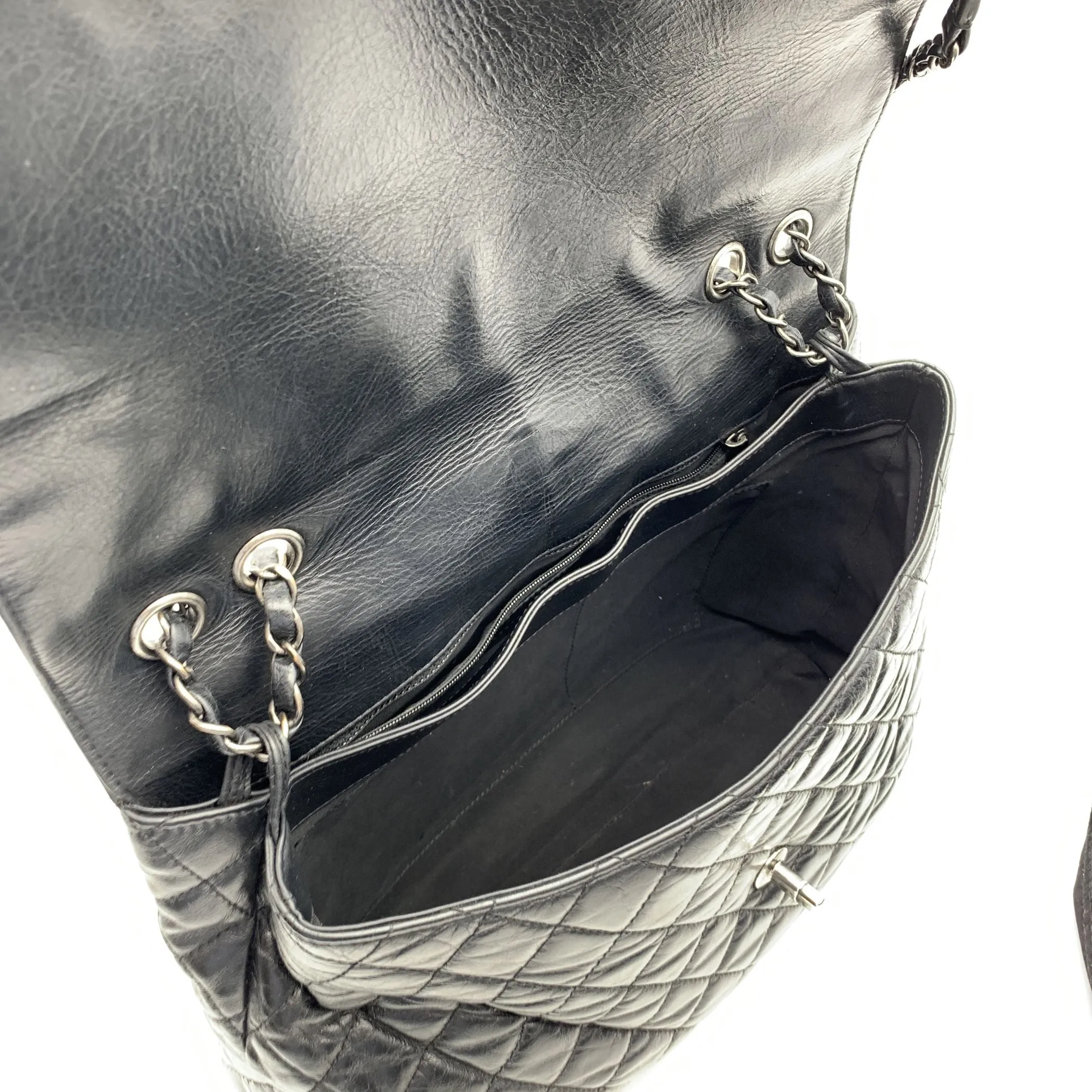 Chanel 2010s Black Quilted Leather CC Turn Lock Closure Shoulder Bag