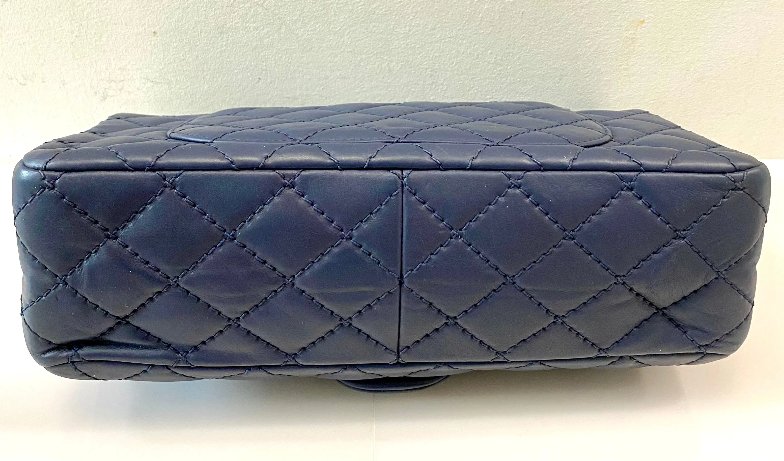 CHANEL 2.55 REISSUE DOUBLE FLAP CALFSKIN LEATHER 226 SHOULDER BAG