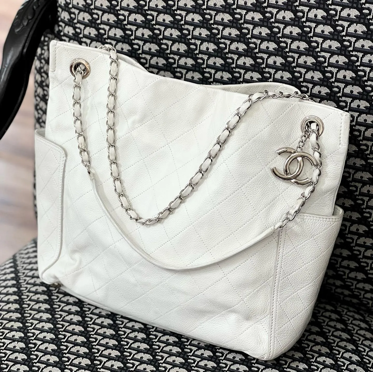 CHANEL CAVIAR QUILTED LEATHER TOTE BAG