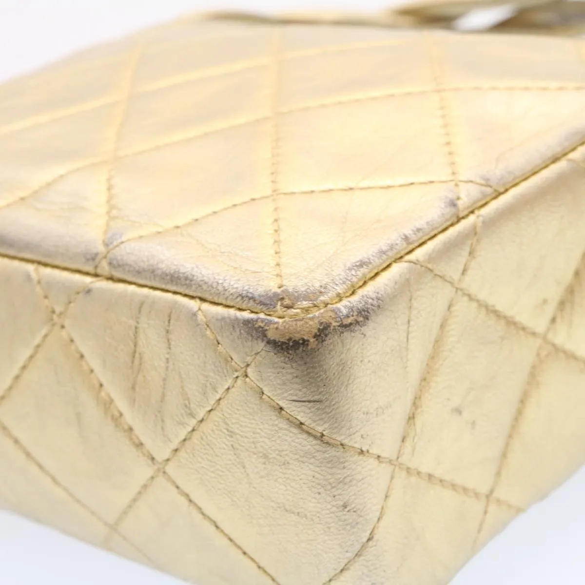 Chanel Lamb Skin Matelasse Shoulder Bag Gold CC  am1684gA