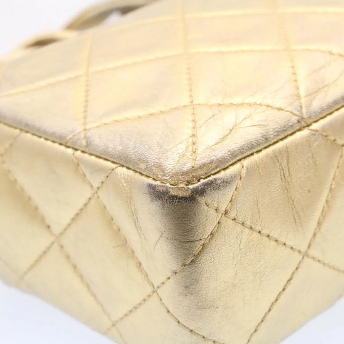 Chanel Lamb Skin Matelasse Shoulder Bag Gold CC  am1684gA
