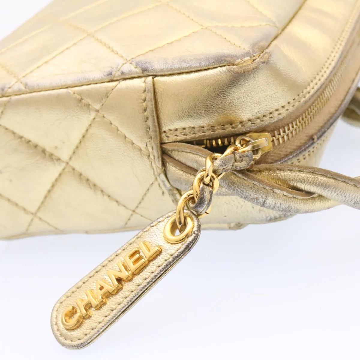 Chanel Lamb Skin Matelasse Shoulder Bag Gold CC  am1684gA