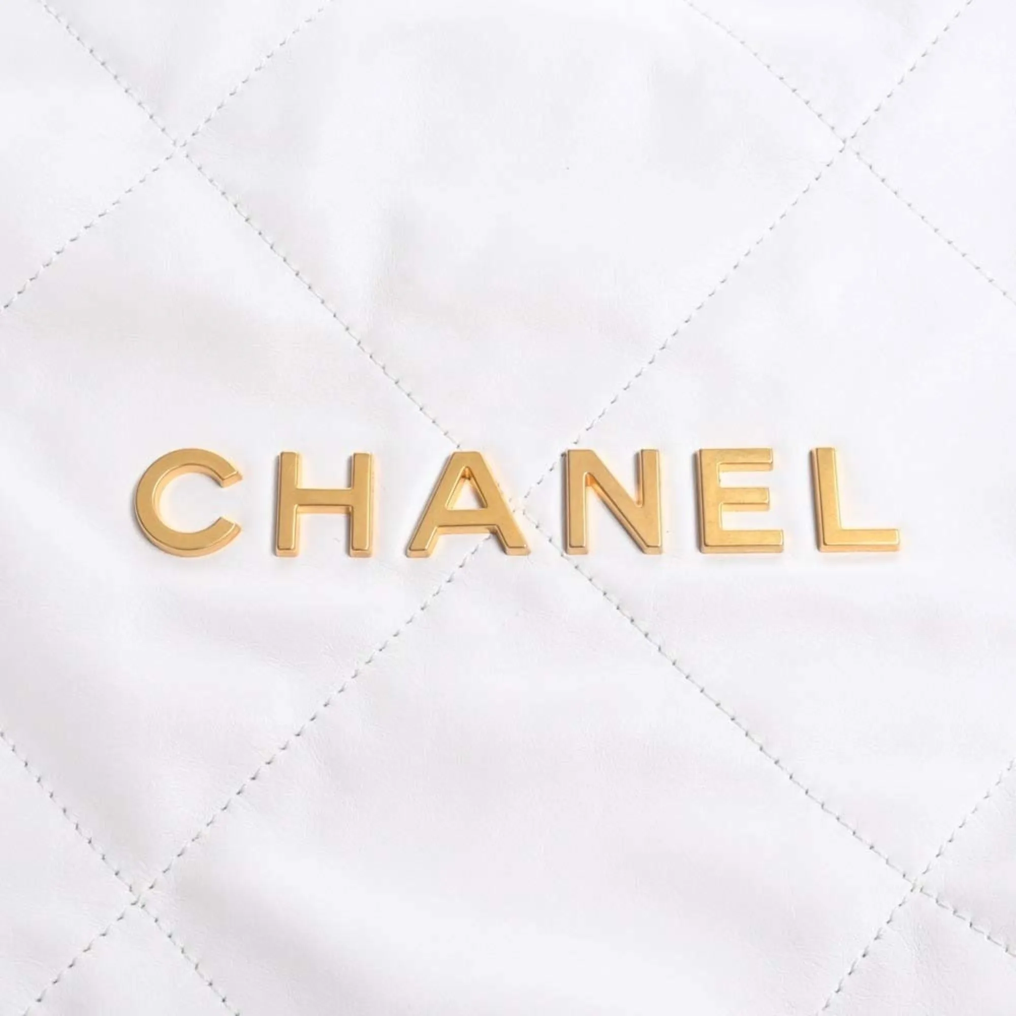 Chanel Leather Quilted  22 Chain Shoulder Bag White Ladies