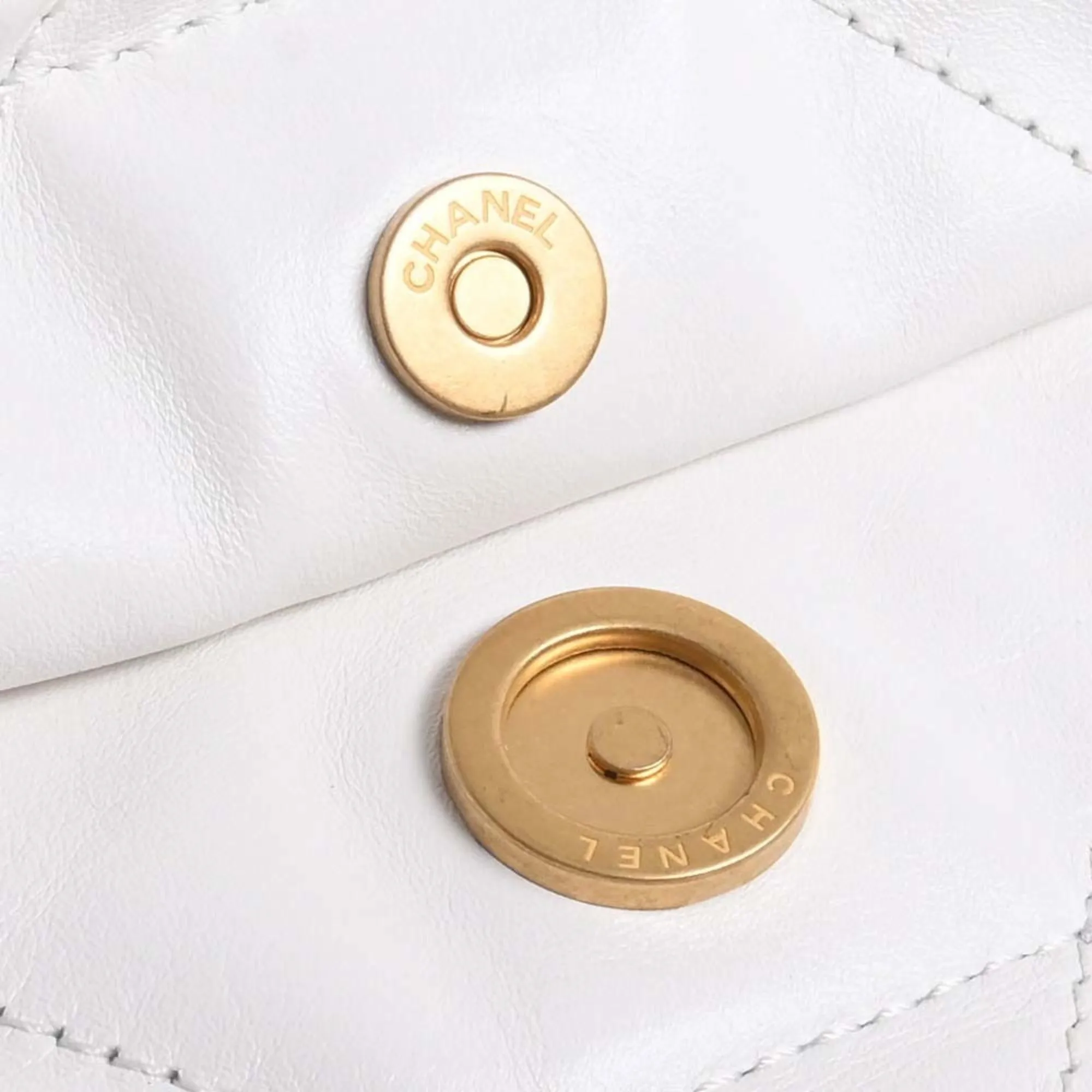 Chanel Leather Quilted  22 Chain Shoulder Bag White Ladies