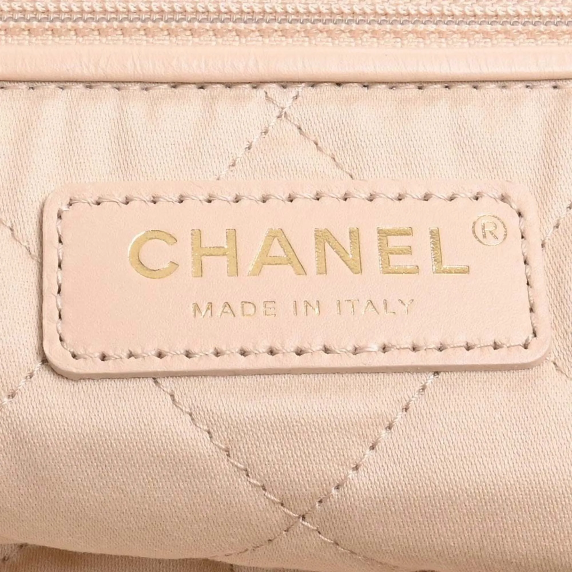 Chanel Leather Quilted  22 Chain Shoulder Bag White Ladies