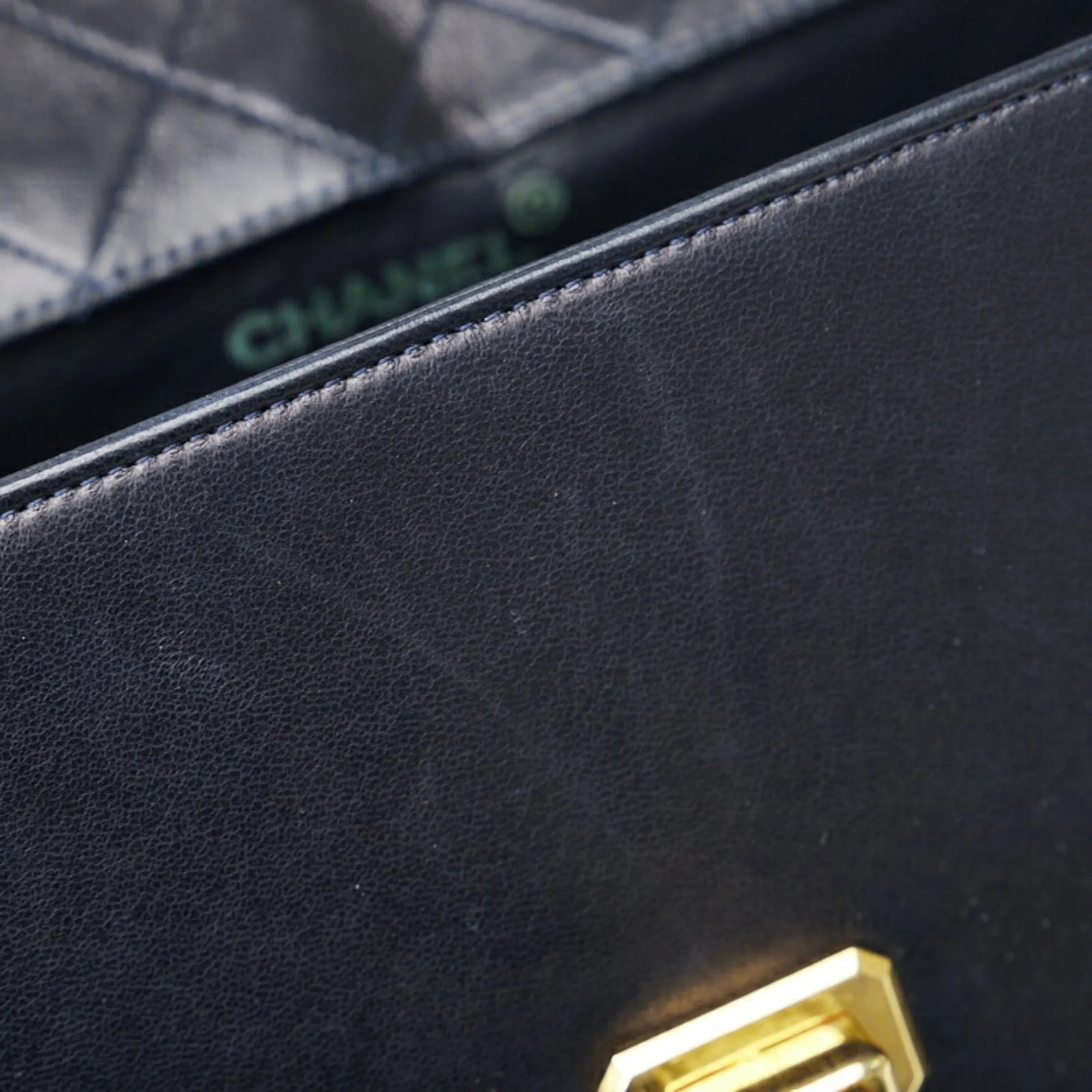 Chanel matelasse bicolor chain shoulder Bag navy white lambskin ladies