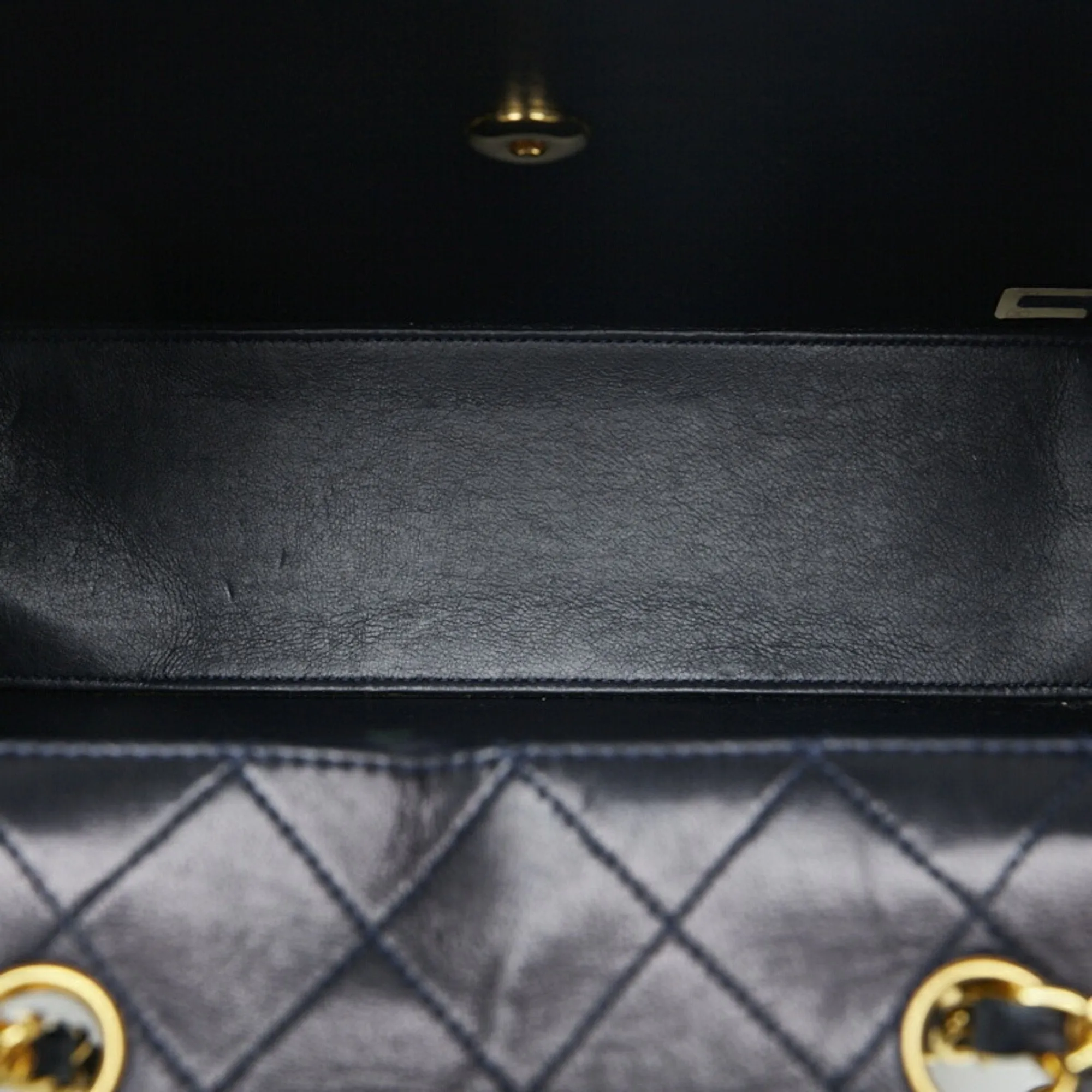 Chanel matelasse bicolor chain shoulder Bag navy white lambskin ladies