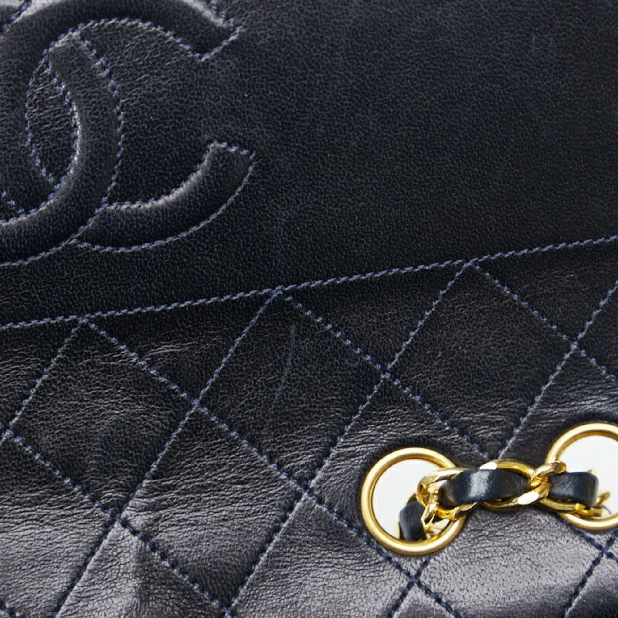 Chanel matelasse bicolor chain shoulder Bag navy white lambskin ladies