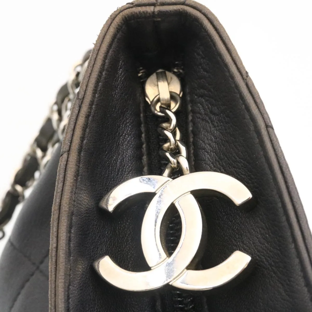 Chanel Matelasse Chain Shoulder Bag Leather Black CC  29121A
