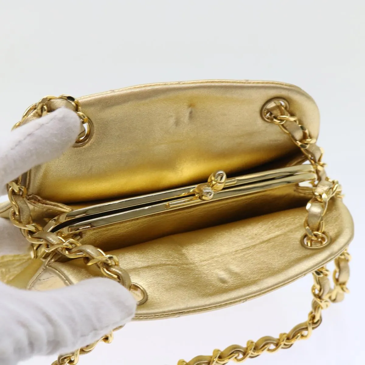 CHANEL Matelasse Chain Shoulder Bag Leather Gold CC Auth 53015A