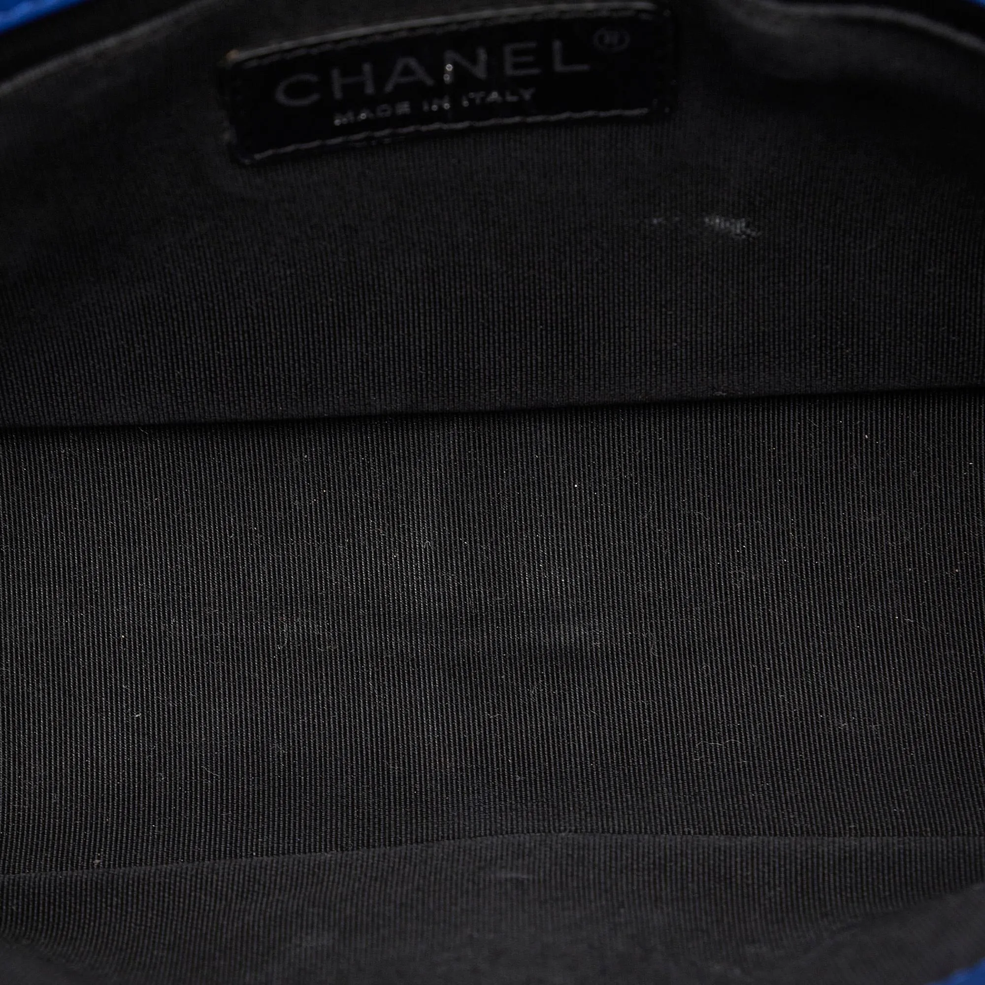 Chanel Medium Patent Boy Plexiglass Crossbody Bag (SHG-MIDfdG)