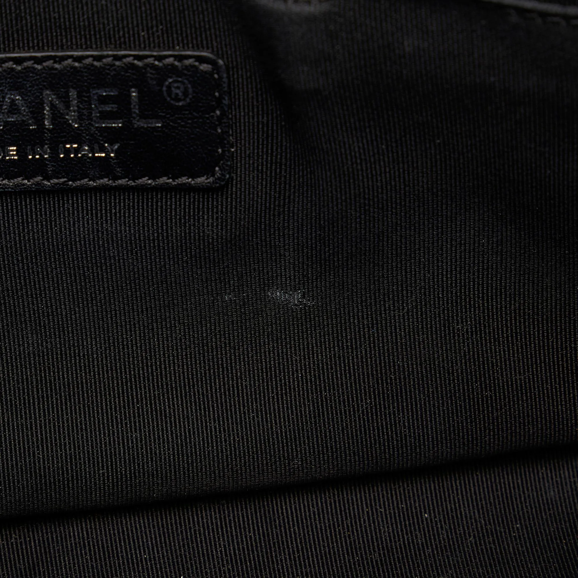 Chanel Medium Patent Boy Plexiglass Crossbody Bag (SHG-MIDfdG)