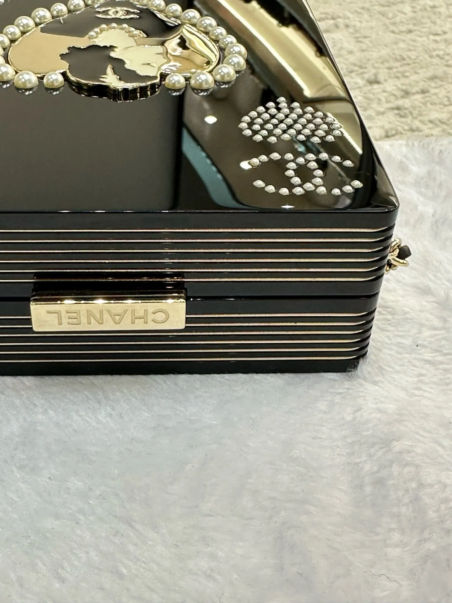 Chanel Plexiglass Pearl Playing Card Casino Minaudiere Clutch Black GHW