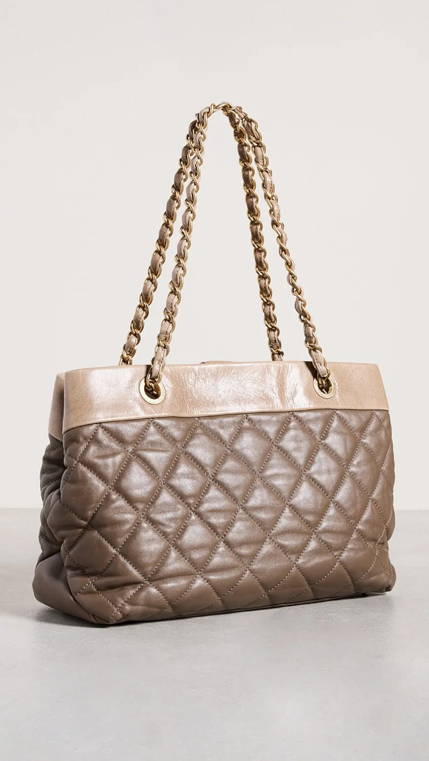 CHANEL QUILTED CALFSKIN LEATHER LARGE SOFT ELEGANCE TOTE BAG-HS