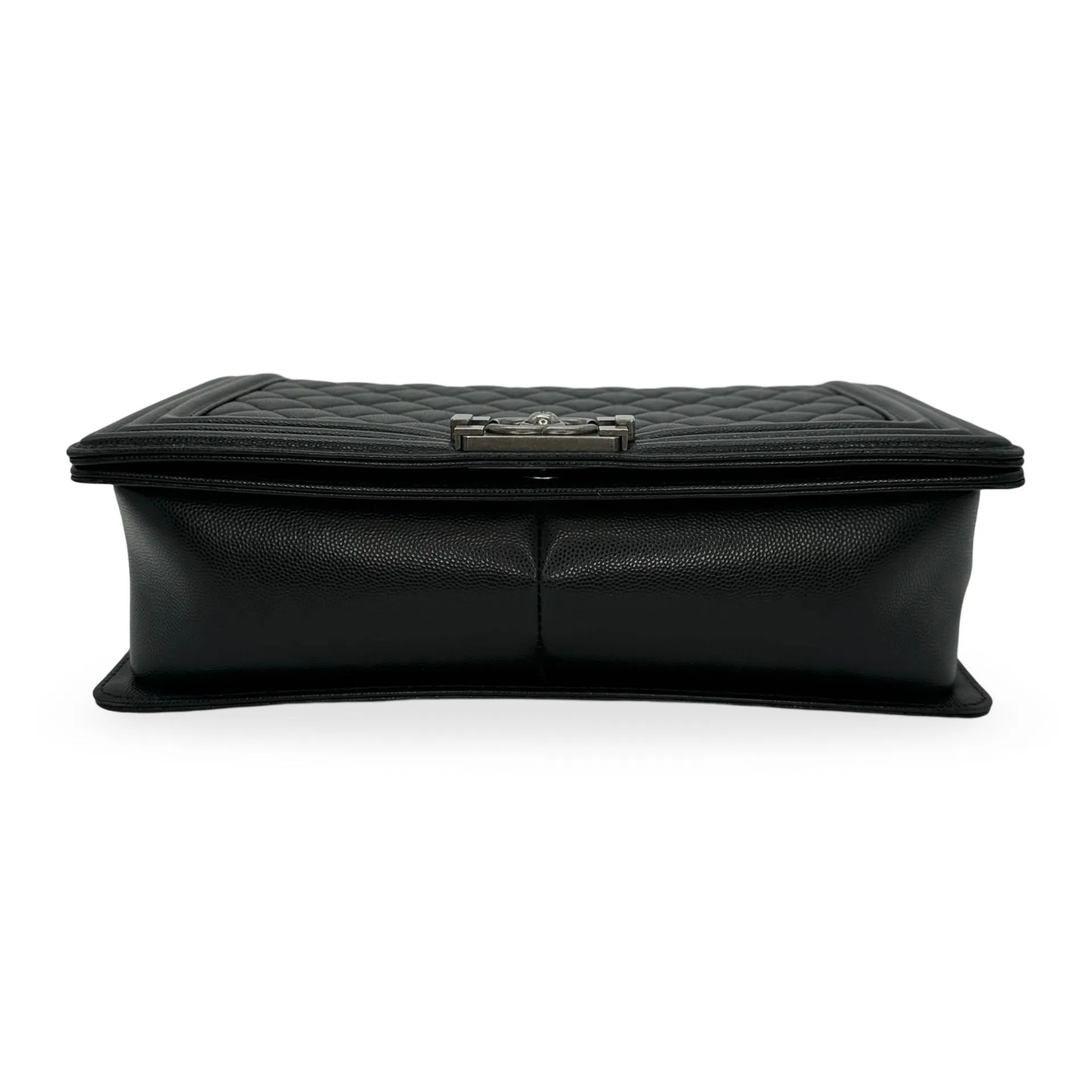 CHANEL: Quilted Caviar New Medium Boy Bag