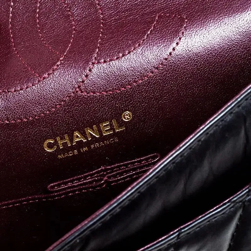 CHANEL QUILTED LEATHER CLASSIC 2.55 REISSUE DOUBLE FLAP PEARL CHAIN BAG