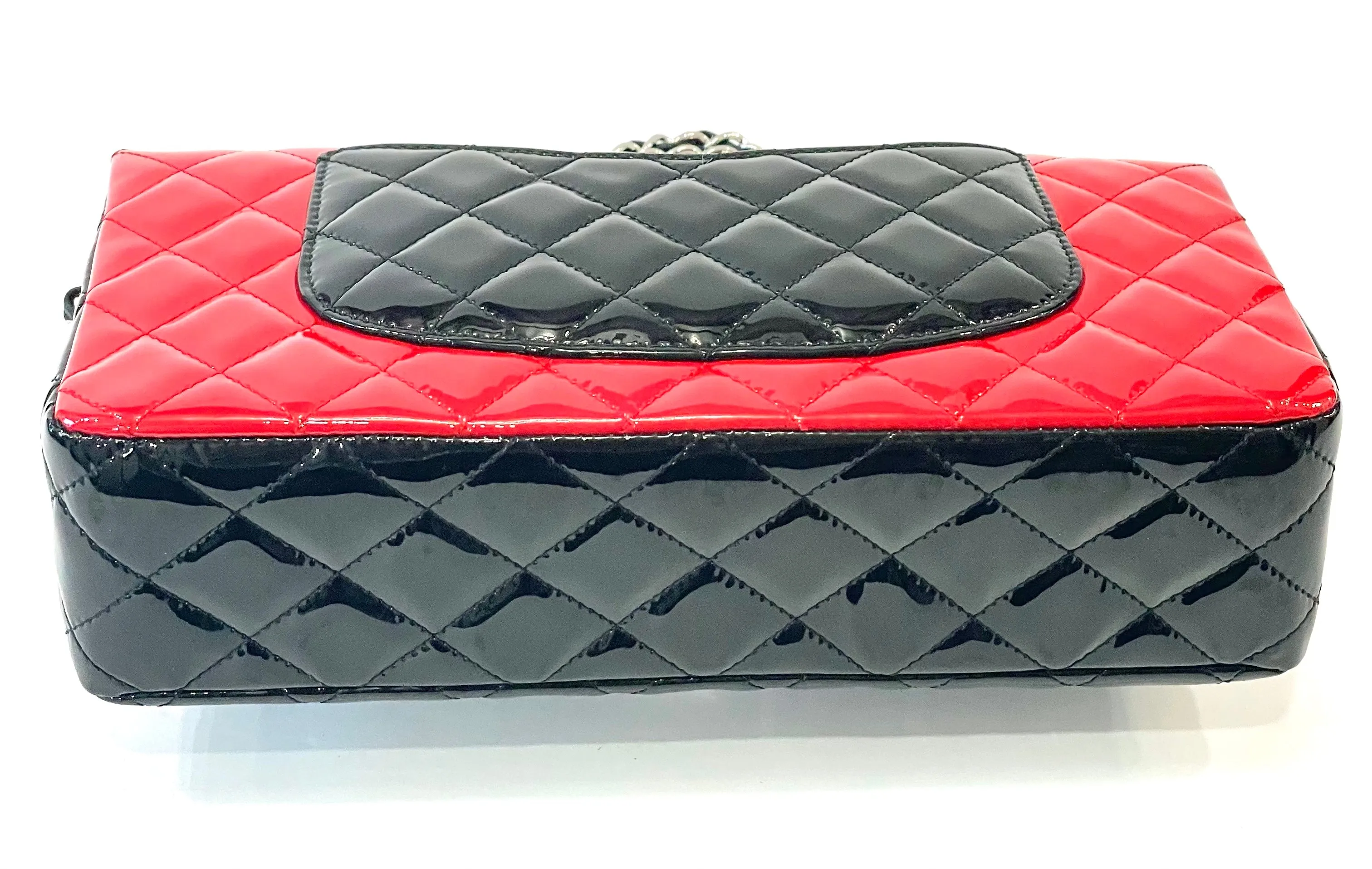 CHANEL QUILTED PATENT BI-COLOR MEDIUM CLASSIC DOUBLE FLAP BAG