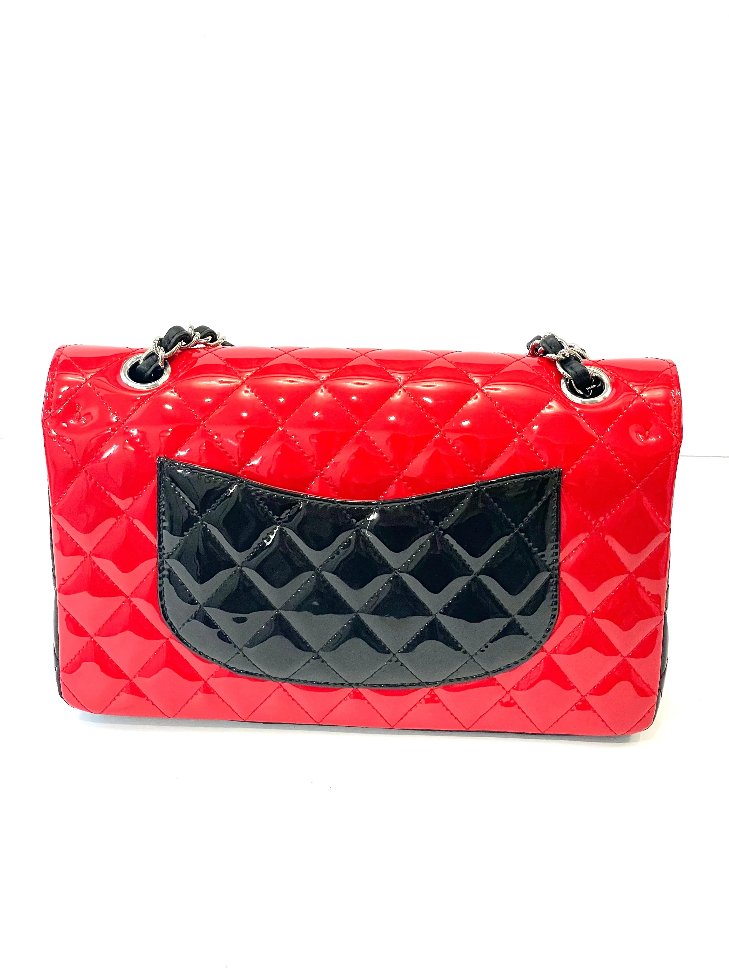 CHANEL QUILTED PATENT BI-COLOR MEDIUM CLASSIC DOUBLE FLAP BAG