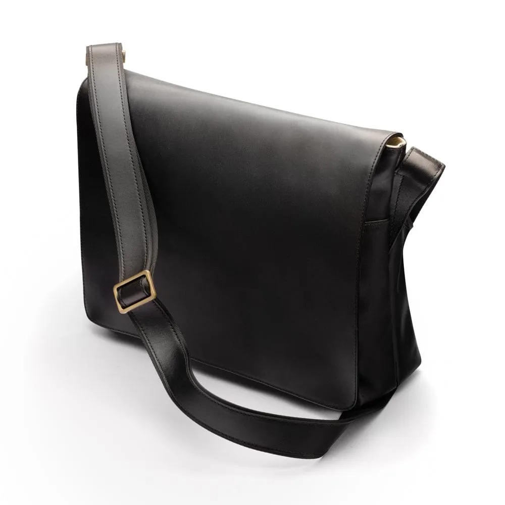 Classic Postman's Leather Messenger Bag - Black