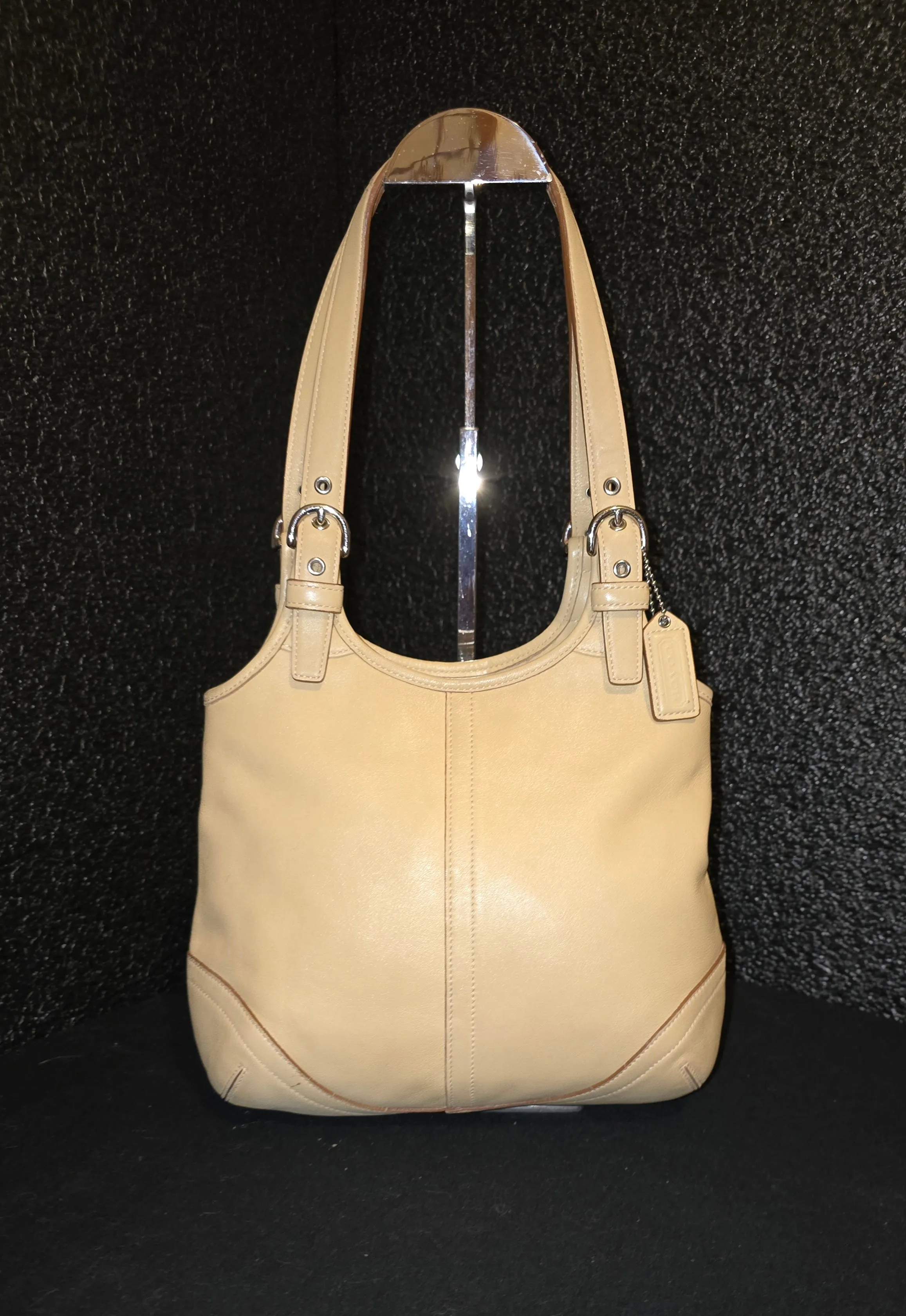 Coach Vintage 4983 Tan SOHO Slim Hobo Shoulderbag Handbag with Wristlet ~ MINT