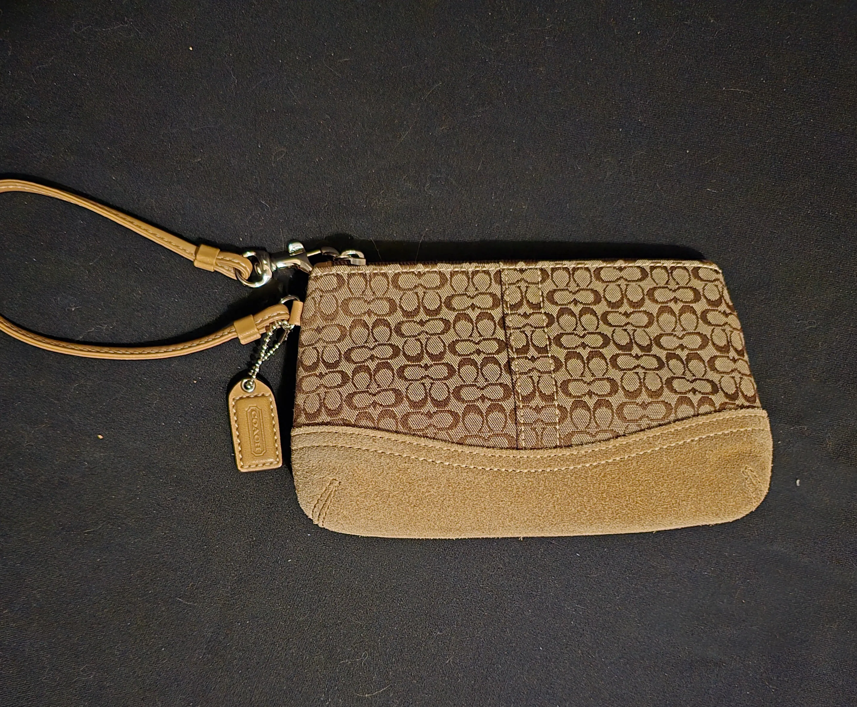 Coach Vintage 4983 Tan SOHO Slim Hobo Shoulderbag Handbag with Wristlet ~ MINT