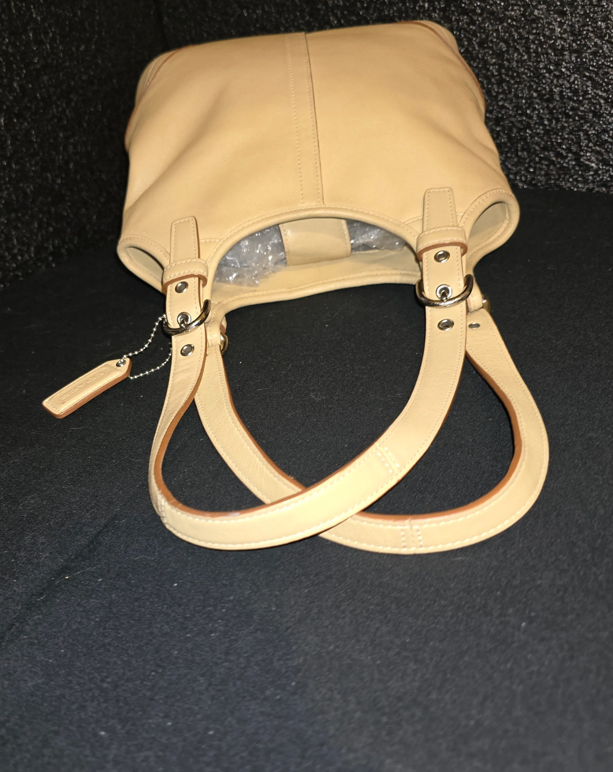 Coach Vintage 4983 Tan SOHO Slim Hobo Shoulderbag Handbag with Wristlet ~ MINT