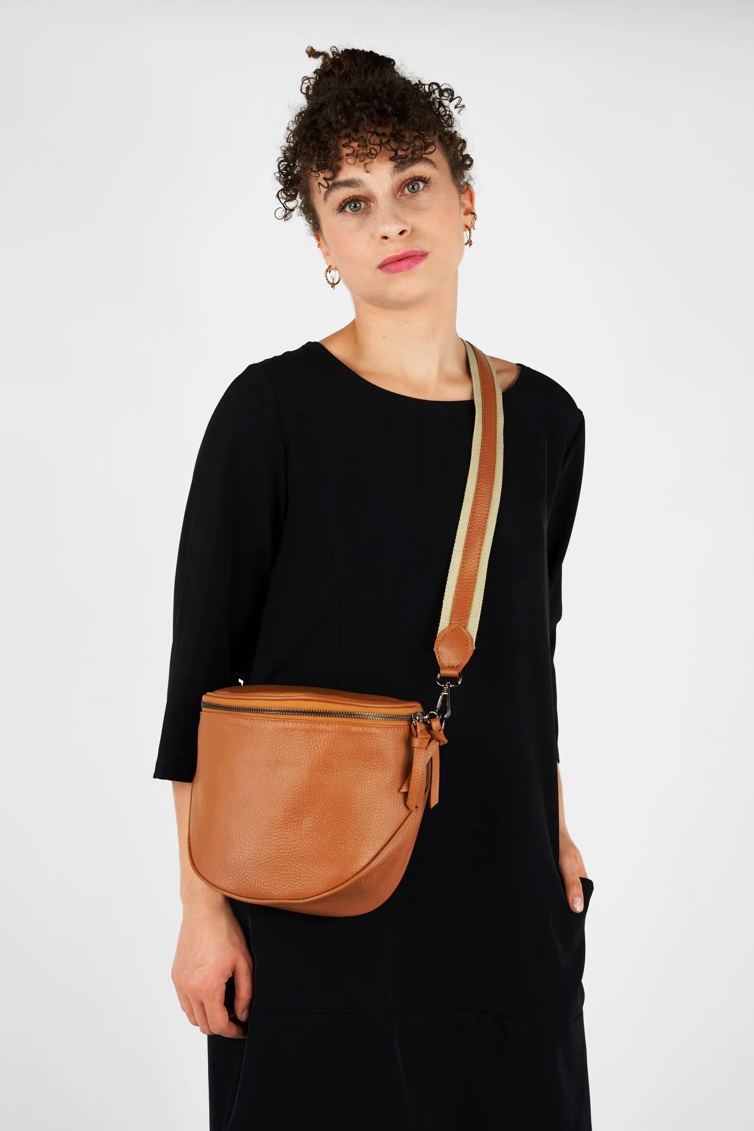 Crossbody-Bag KENNY aus genarbtem Leder