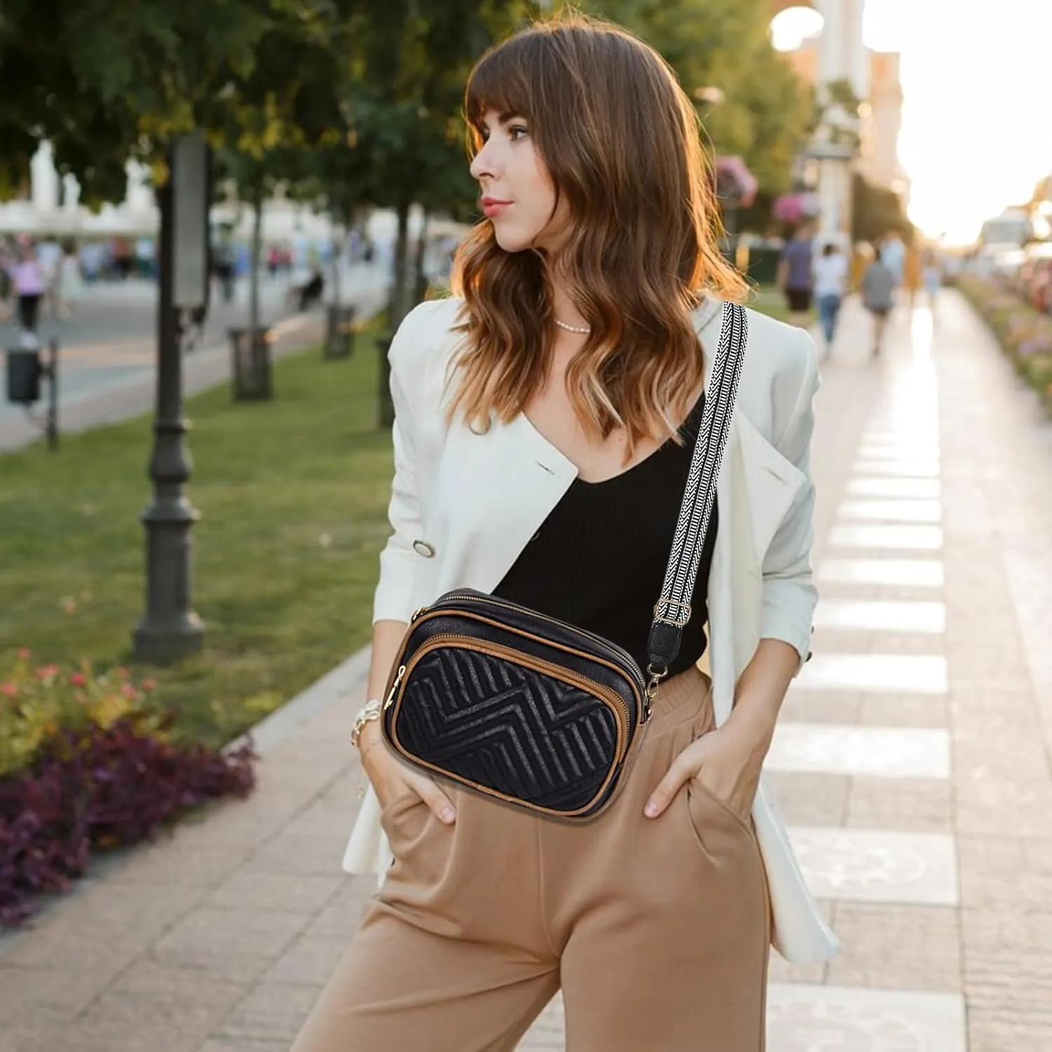 Crossbody Bags for Women Quilted Crossbody Purses Crossbody Bags Trendy Small Shoulder Bag with Wide Strap
