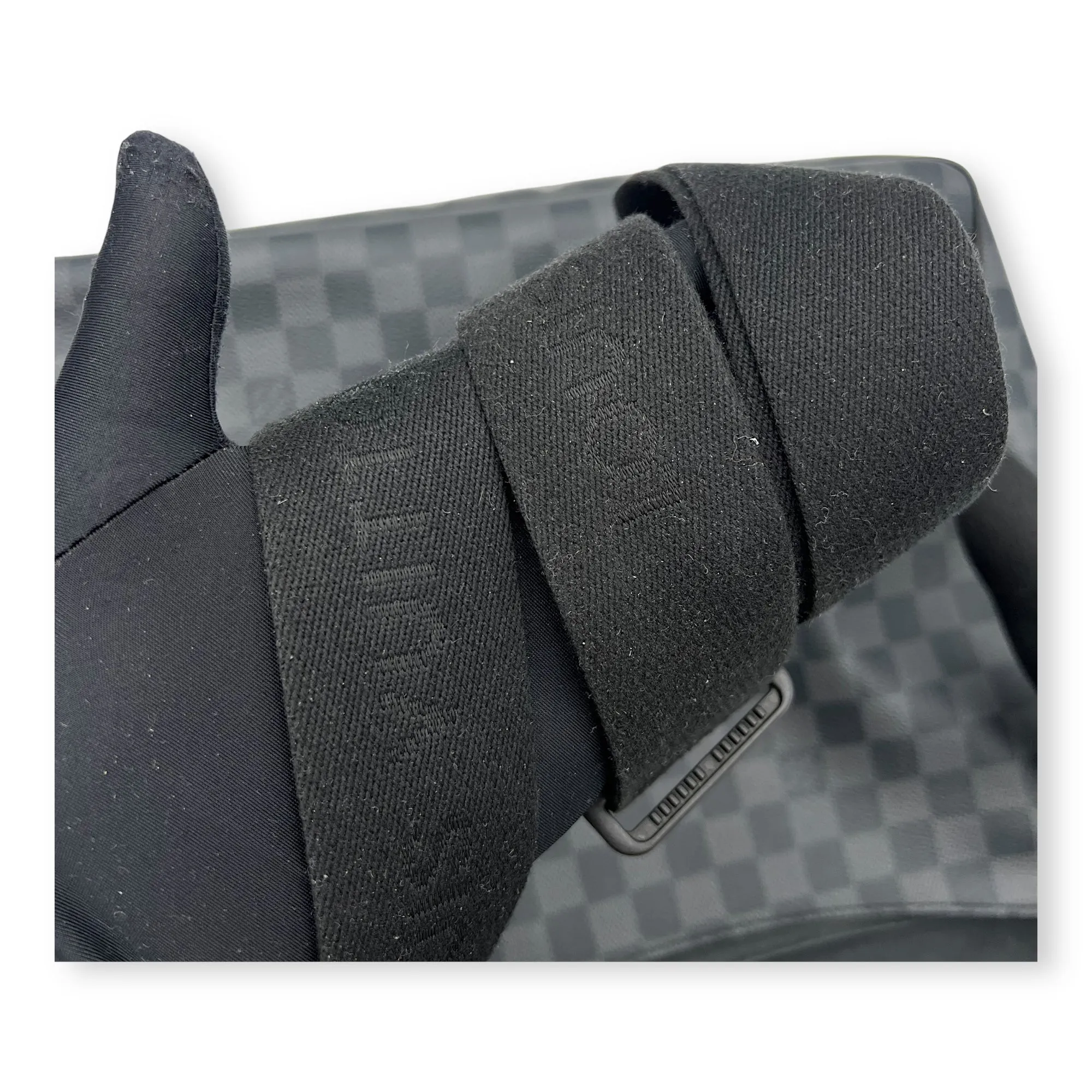Daniel Messenger MM Graphite in Coated Canvas, Silver hardware