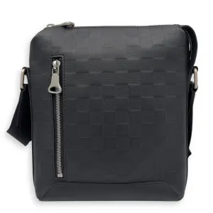 Discovery Messenger Black in Calfskin, Silver hardware