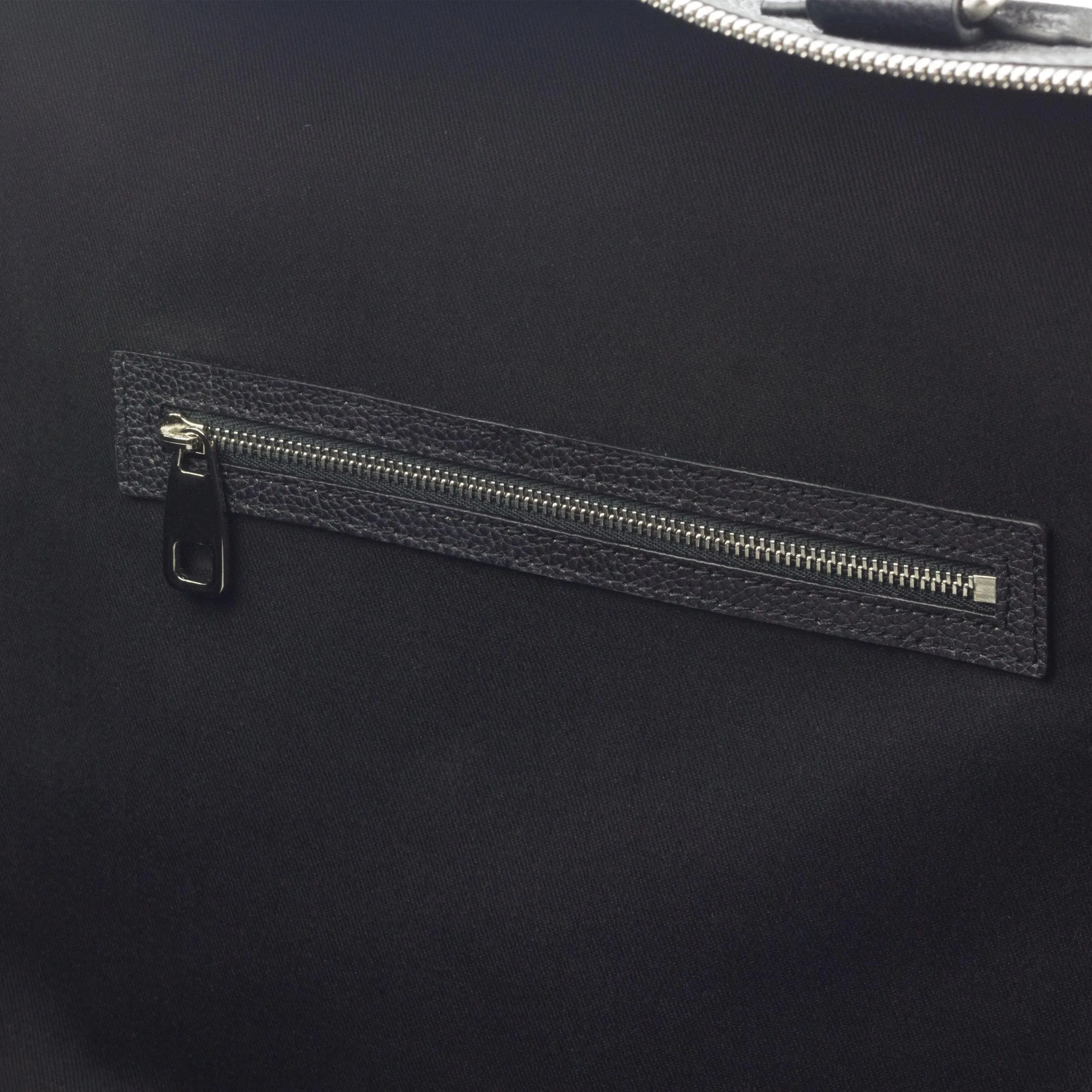 Dubai travel tote