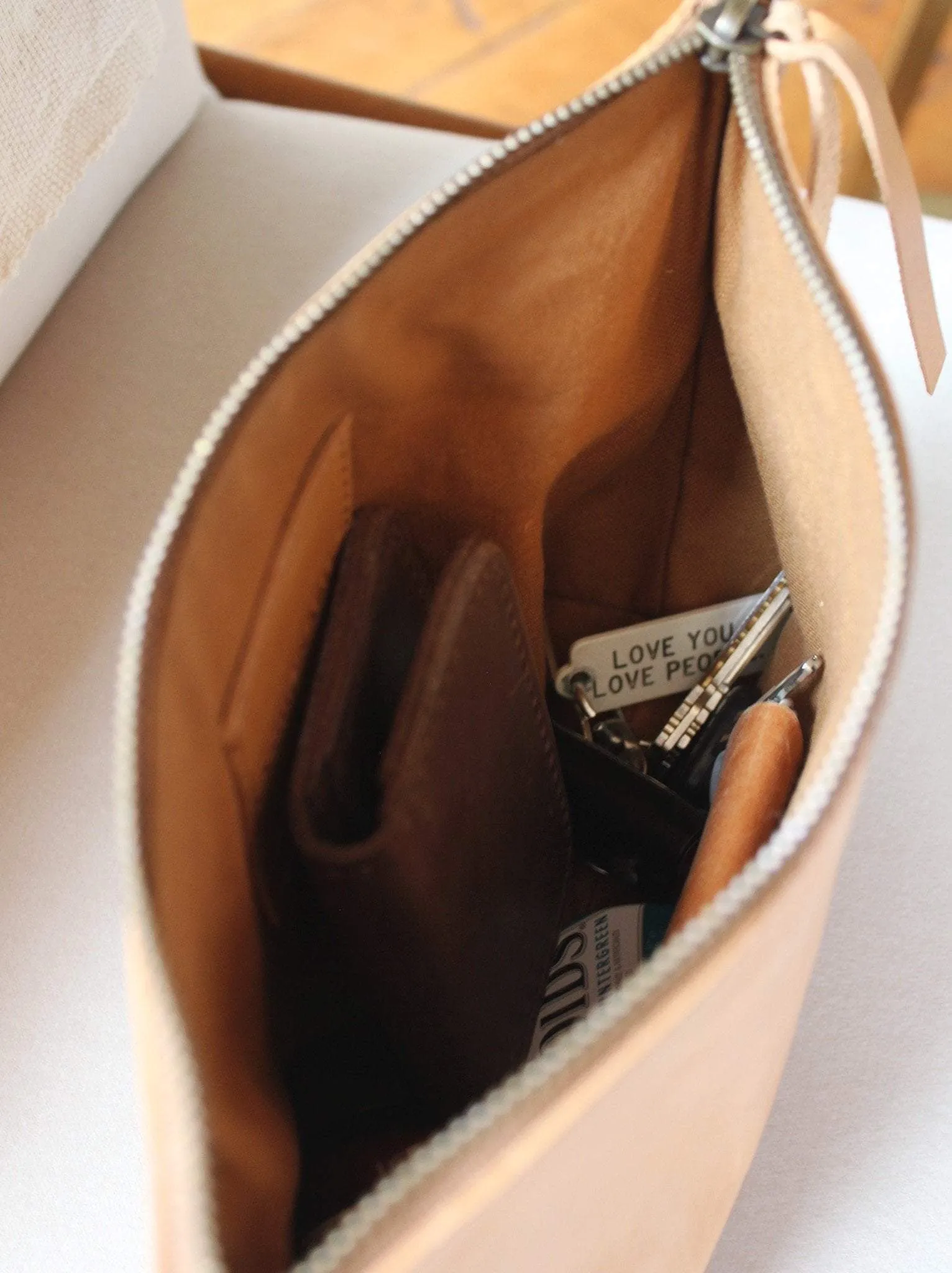 Emnet Pouch