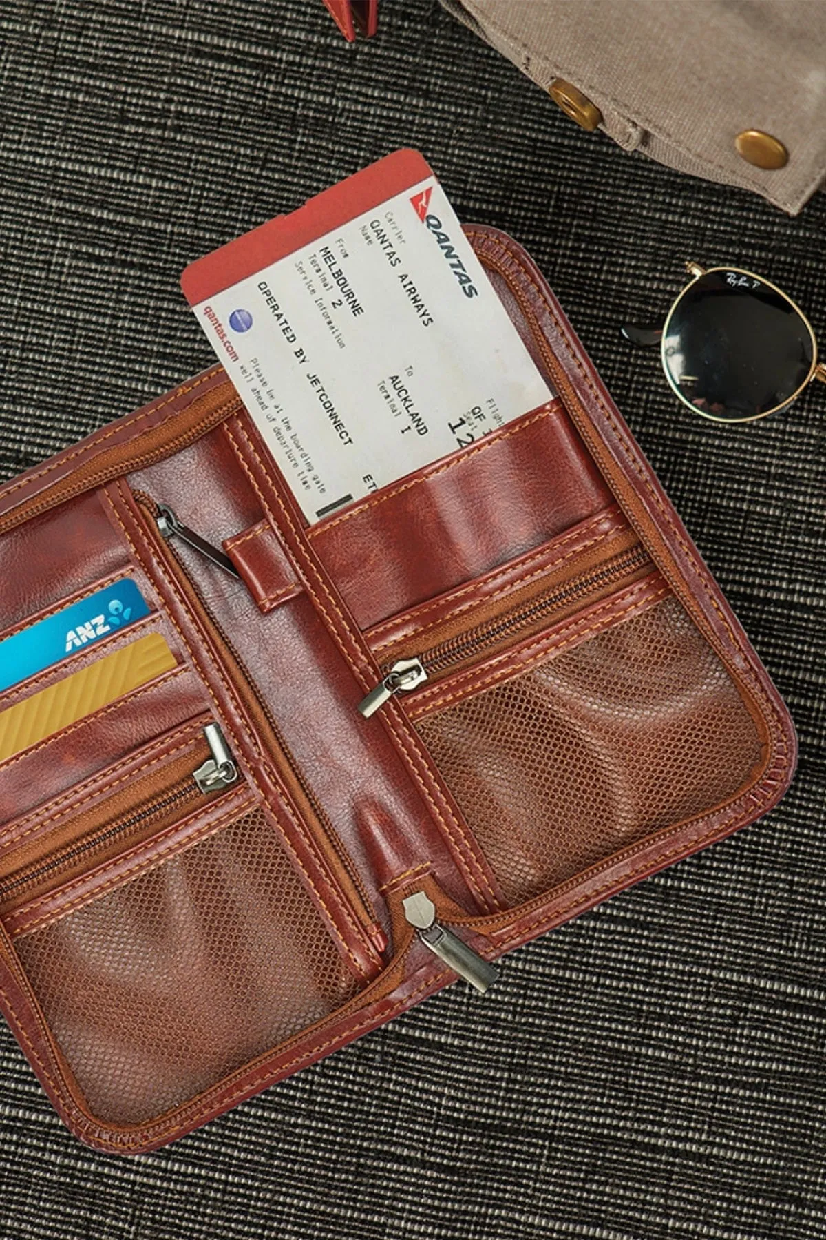 Gentlemans Travel Wallet