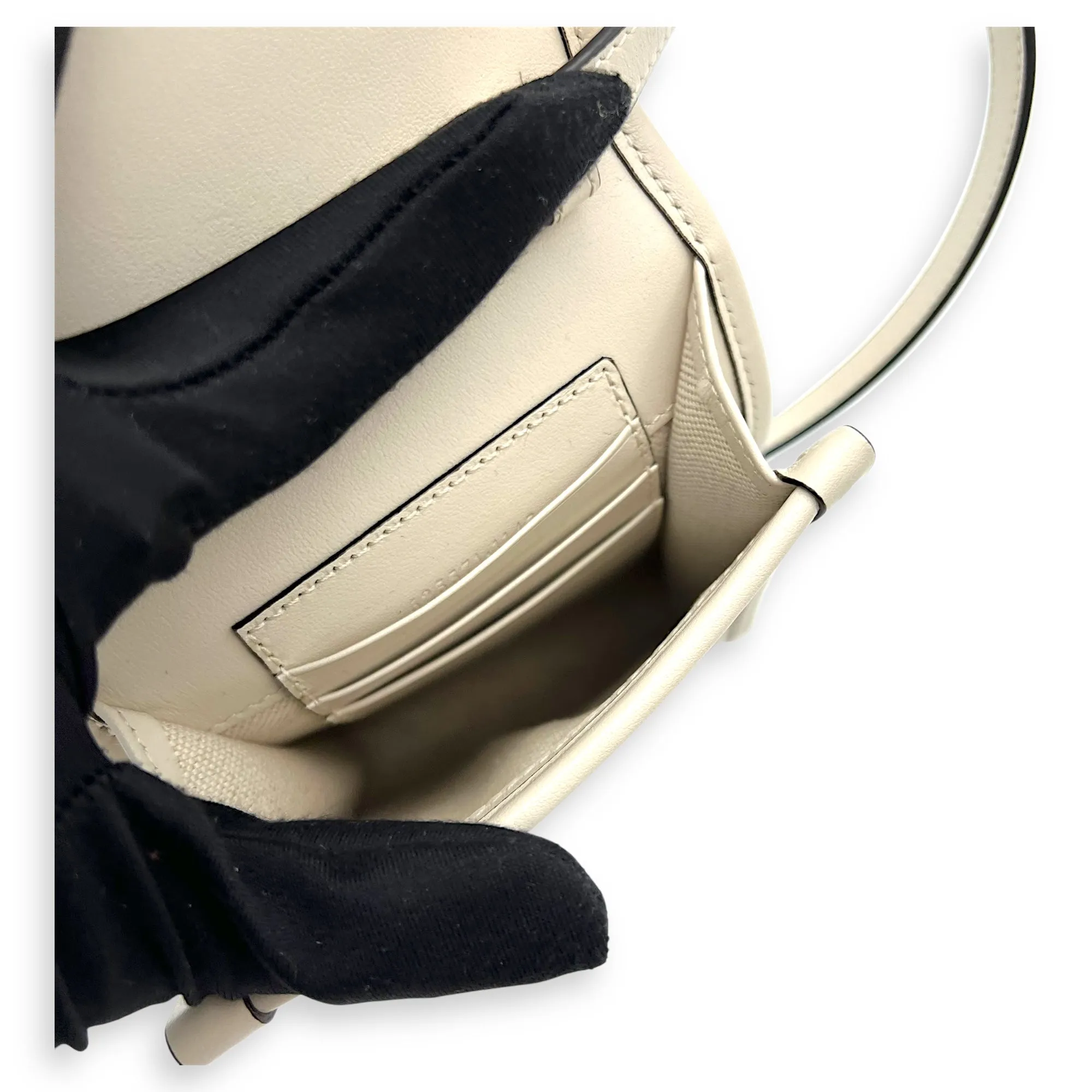 GG Crossbody Bag White in Calfskin, Silver hardware