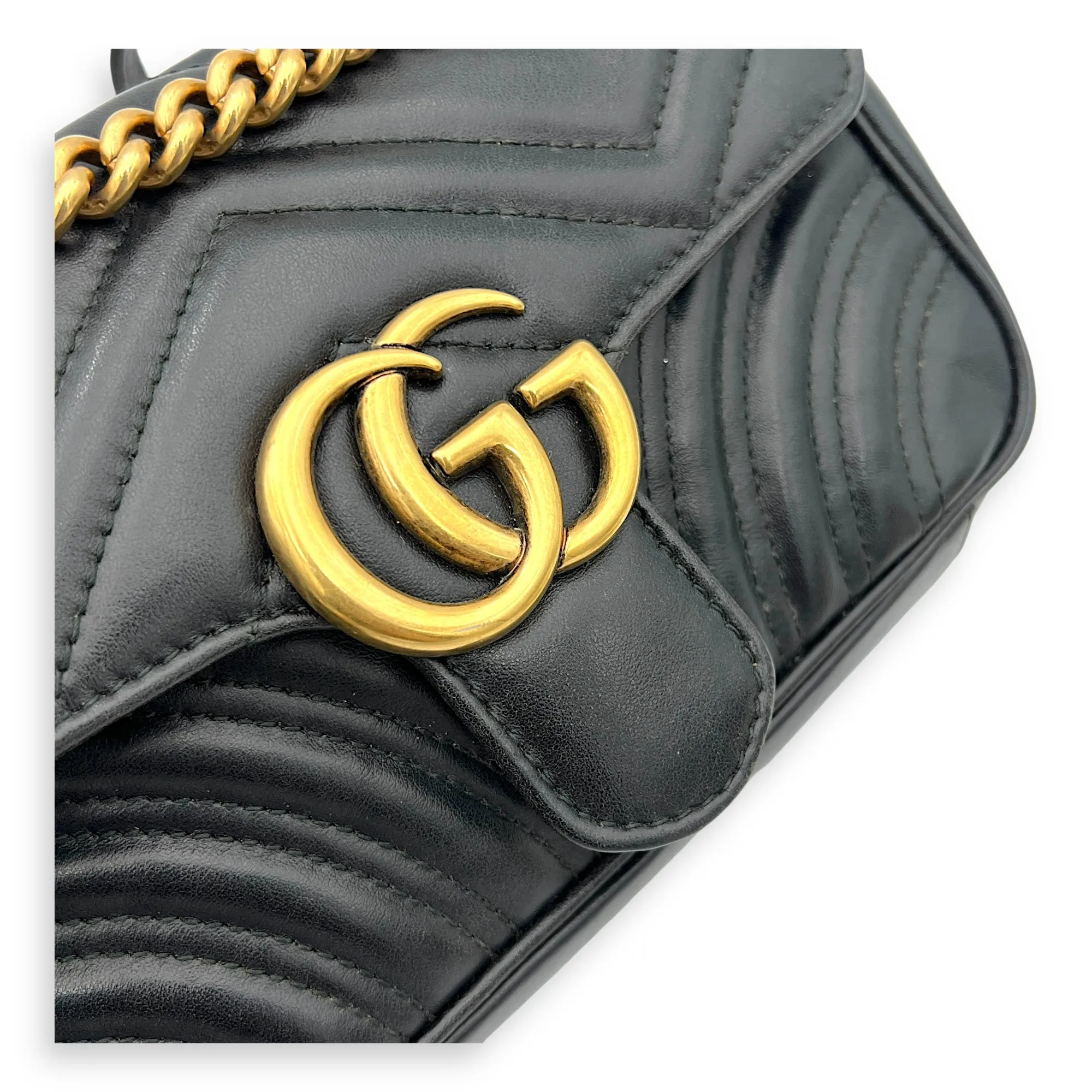 GG Marmont Shoulder Bag Mini Black in Calfskin, Gold hardware