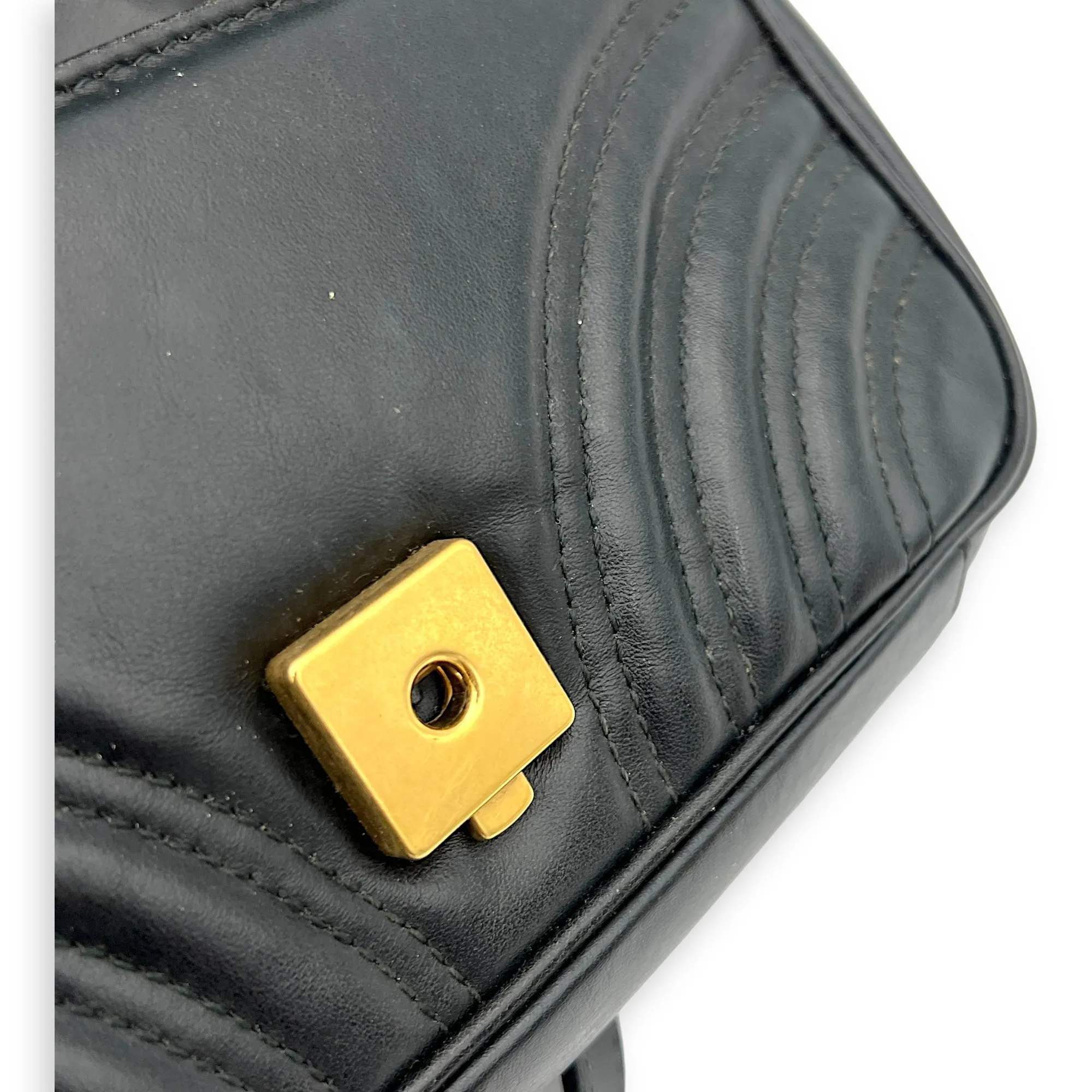 GG Marmont Shoulder Bag Mini Black in Calfskin, Gold hardware