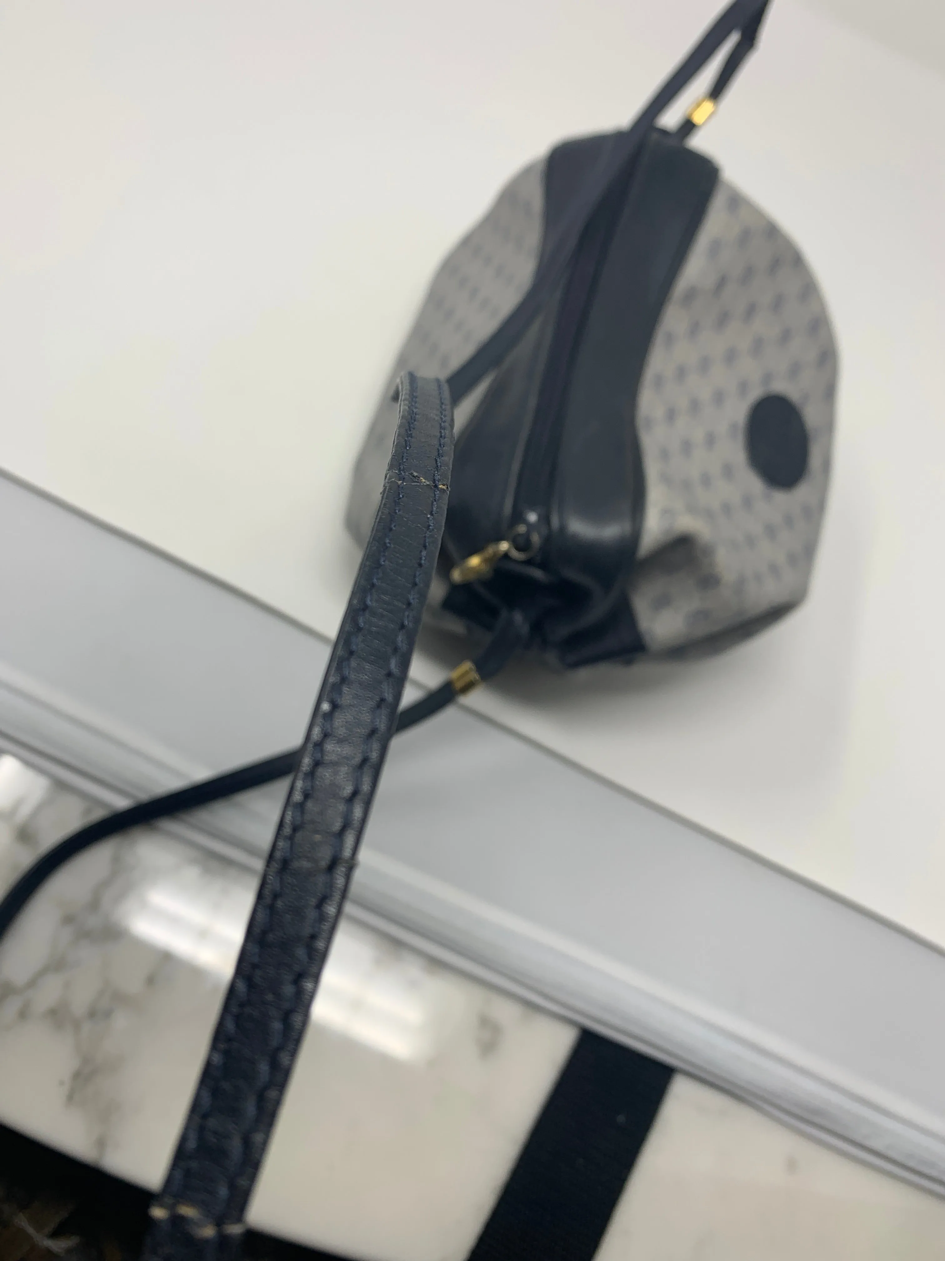 Gucci Crossbody! Vintage!