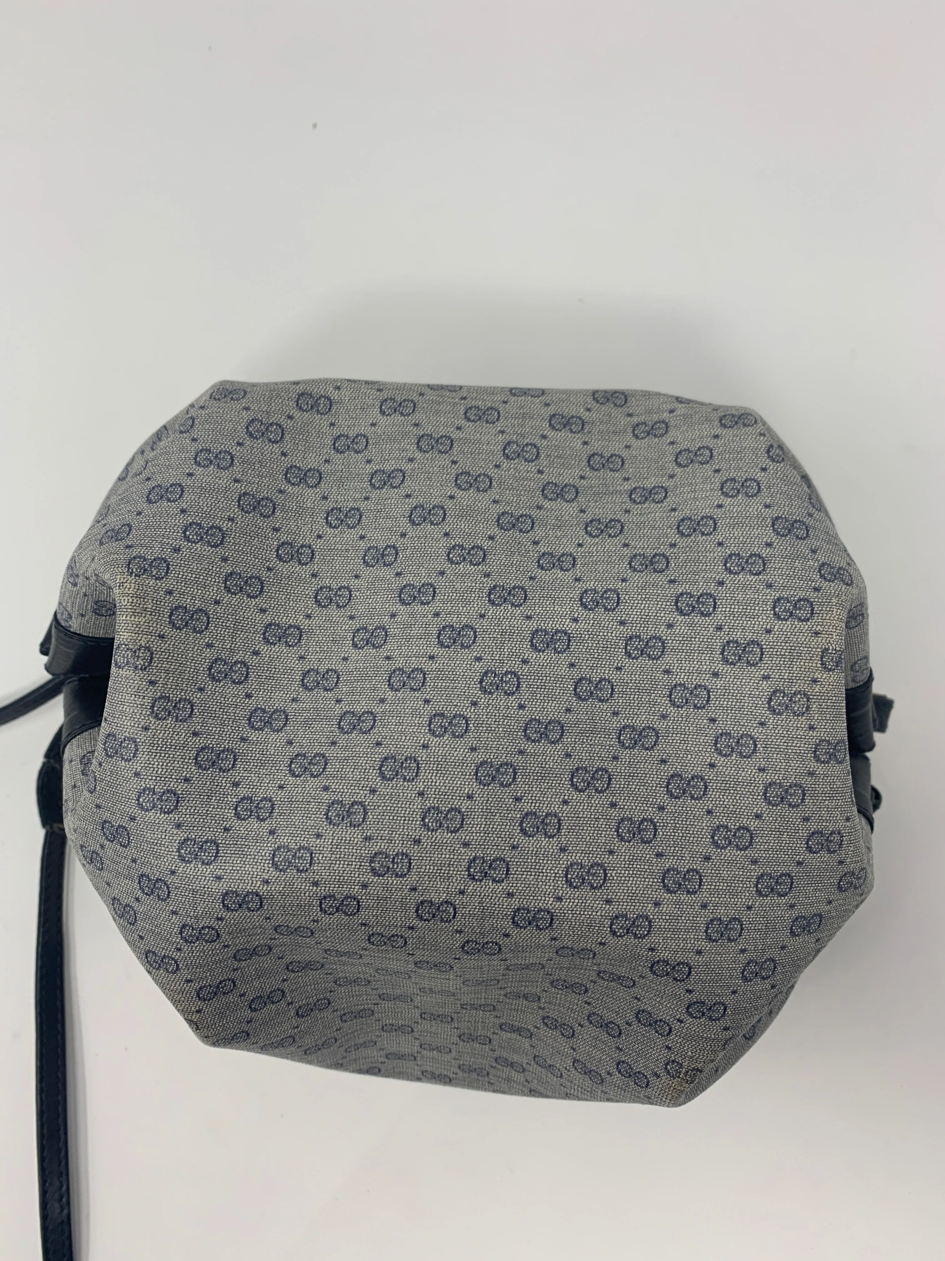 Gucci Crossbody! Vintage!