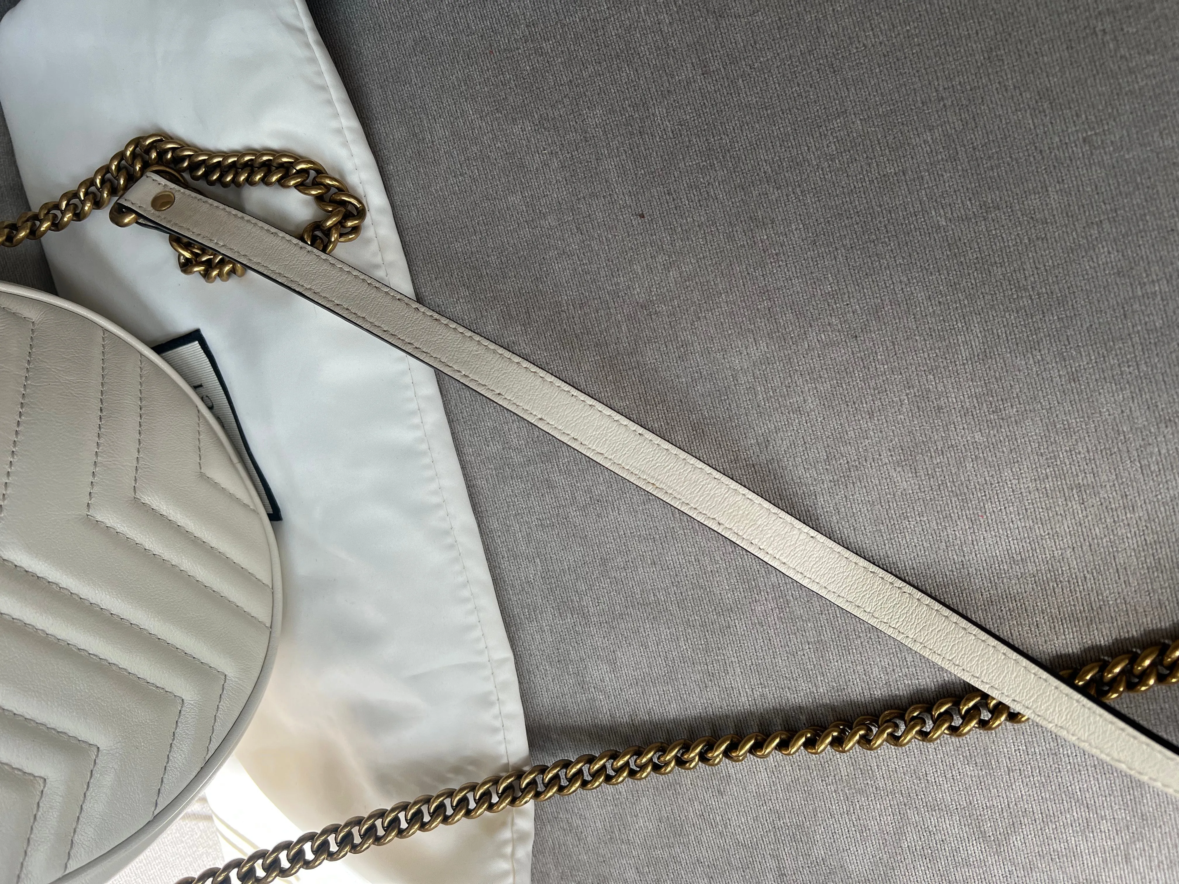Gucci GG Round White Marmont Small Shoulder Bag