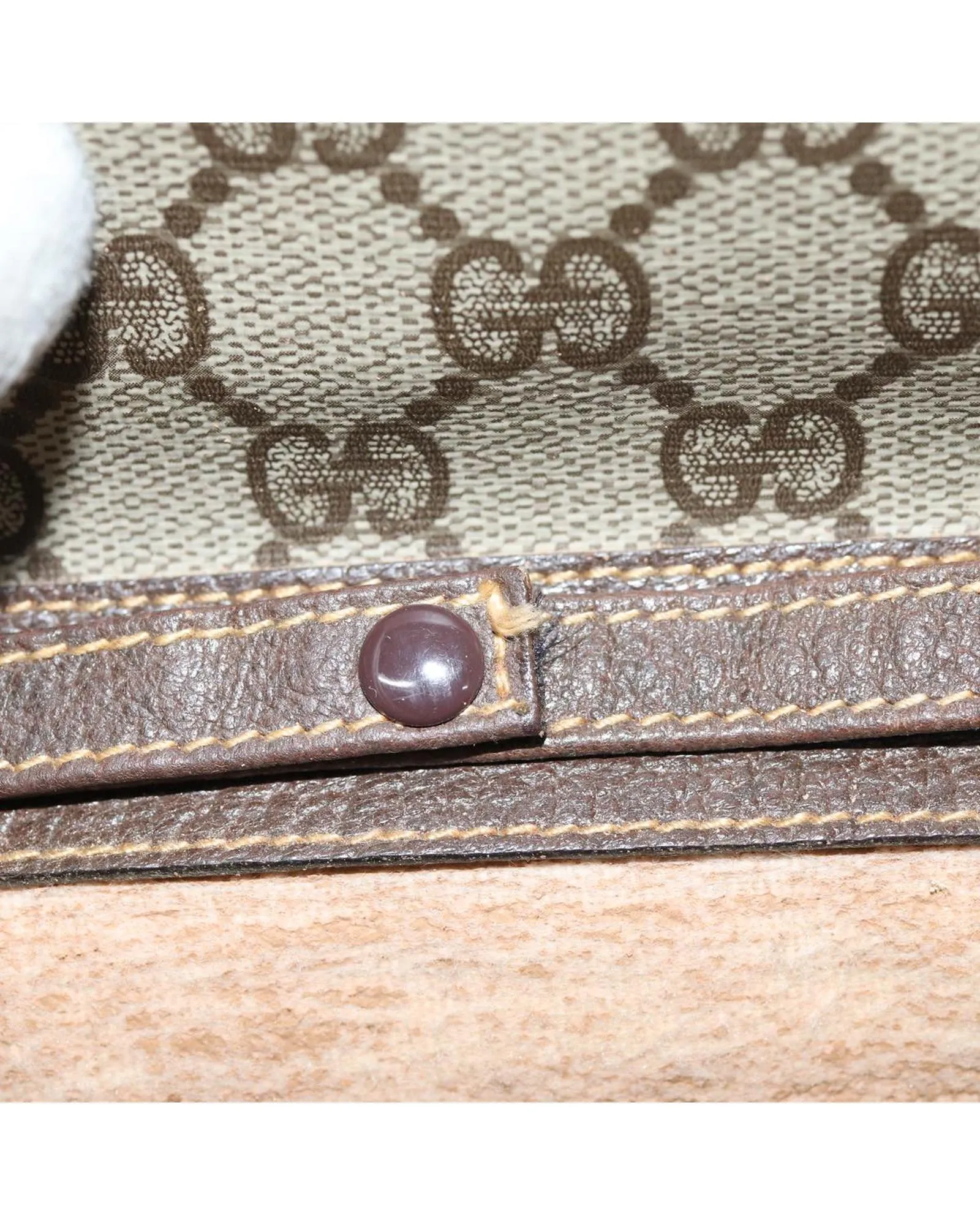 Gucci GG Supreme Canvas Shoulder Bag BeigeBrown