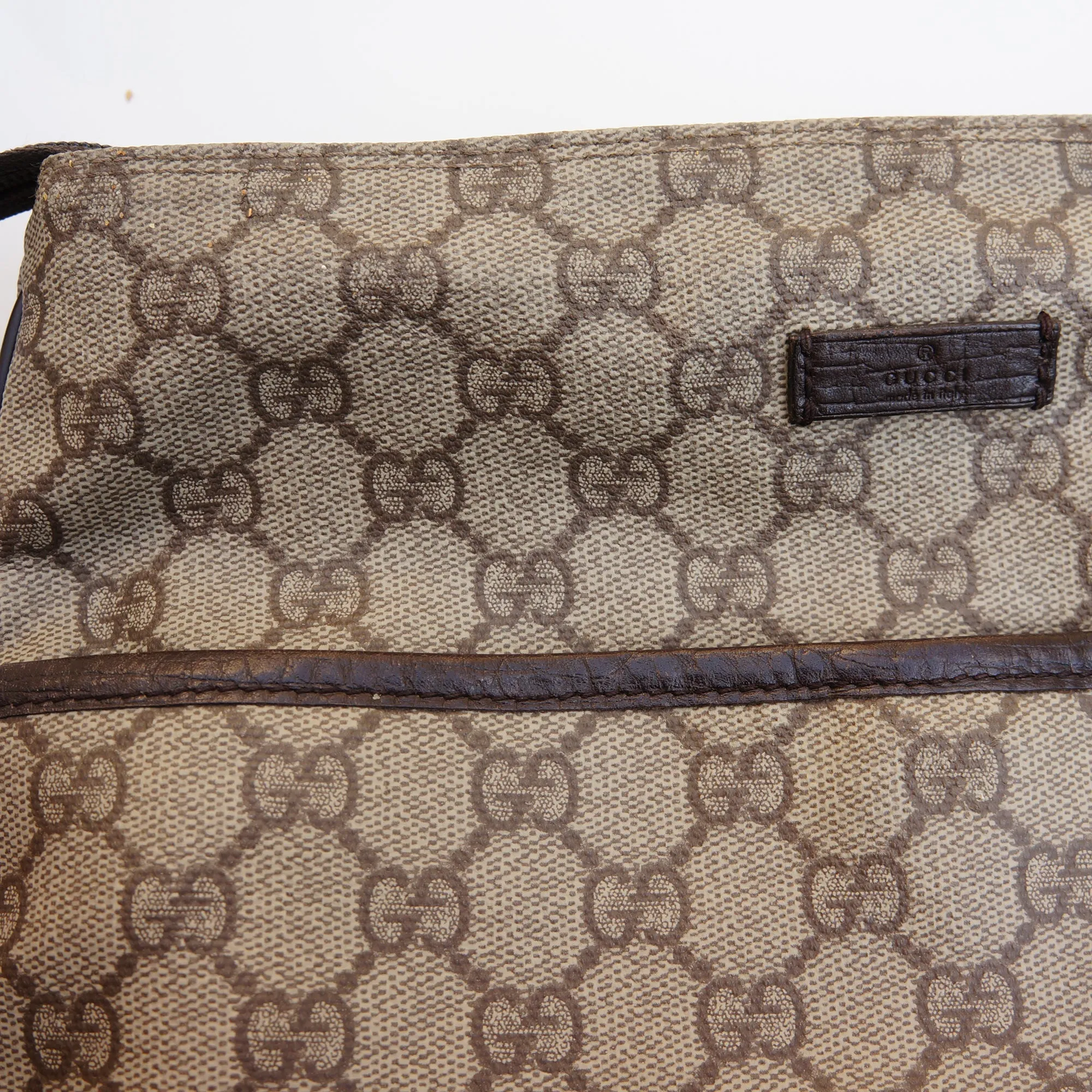 GUCCI GG SUPREME CROSSBODY MESSENGER TRAVEL BAG