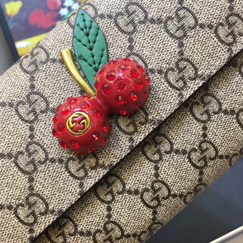 Gucci   Luxury Bags  1365
